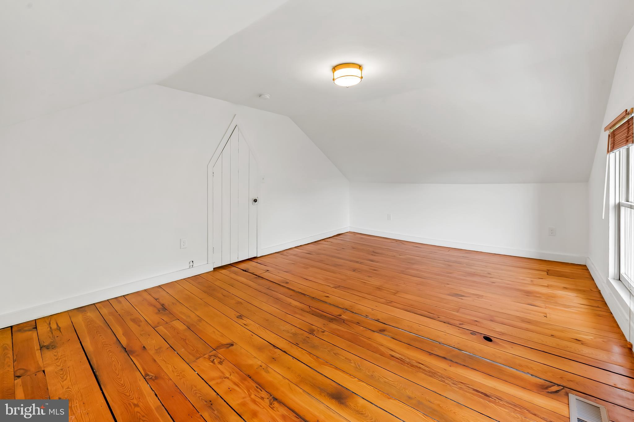 ROLAND PARK - Residential