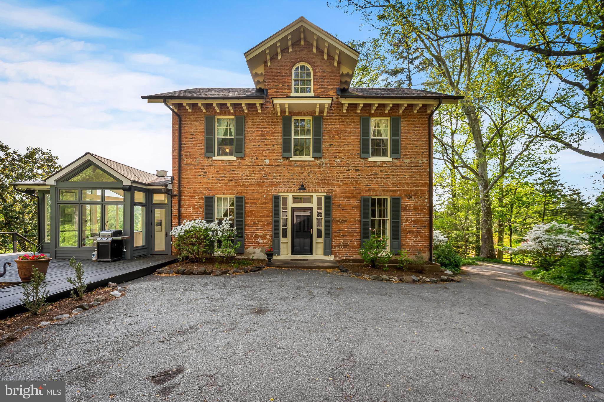 ROLAND PARK - Residential