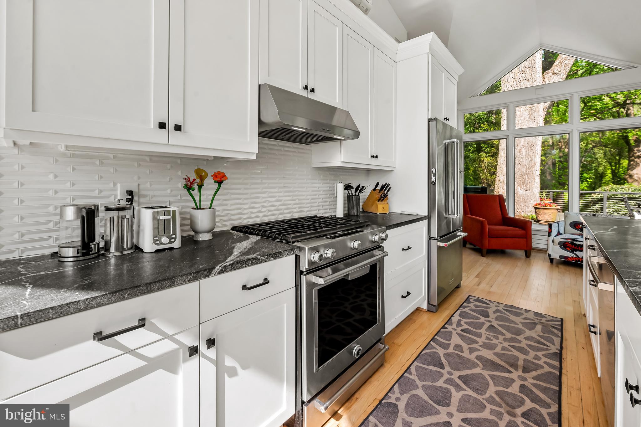 ROLAND PARK - Residential