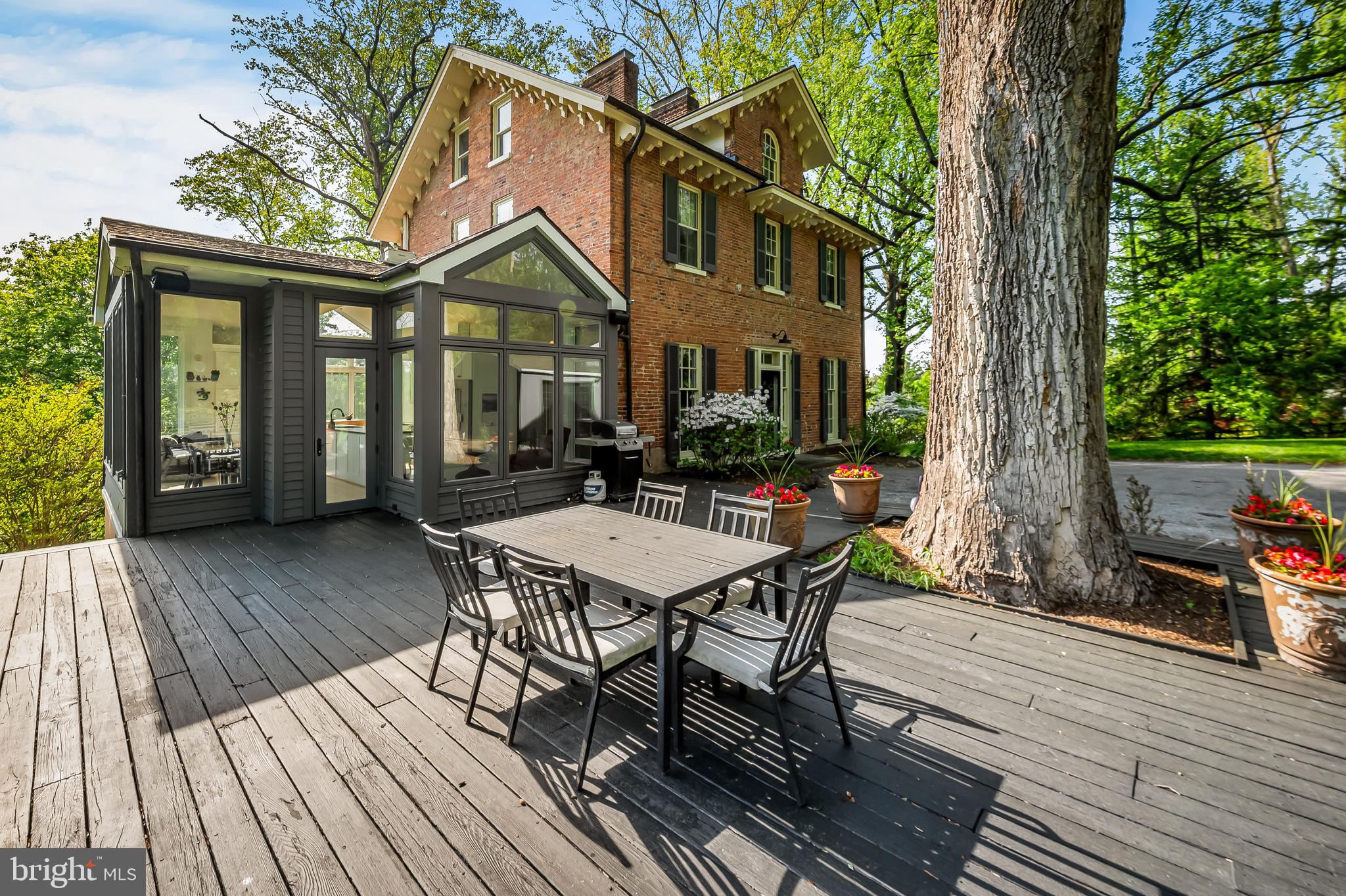 ROLAND PARK - Residential