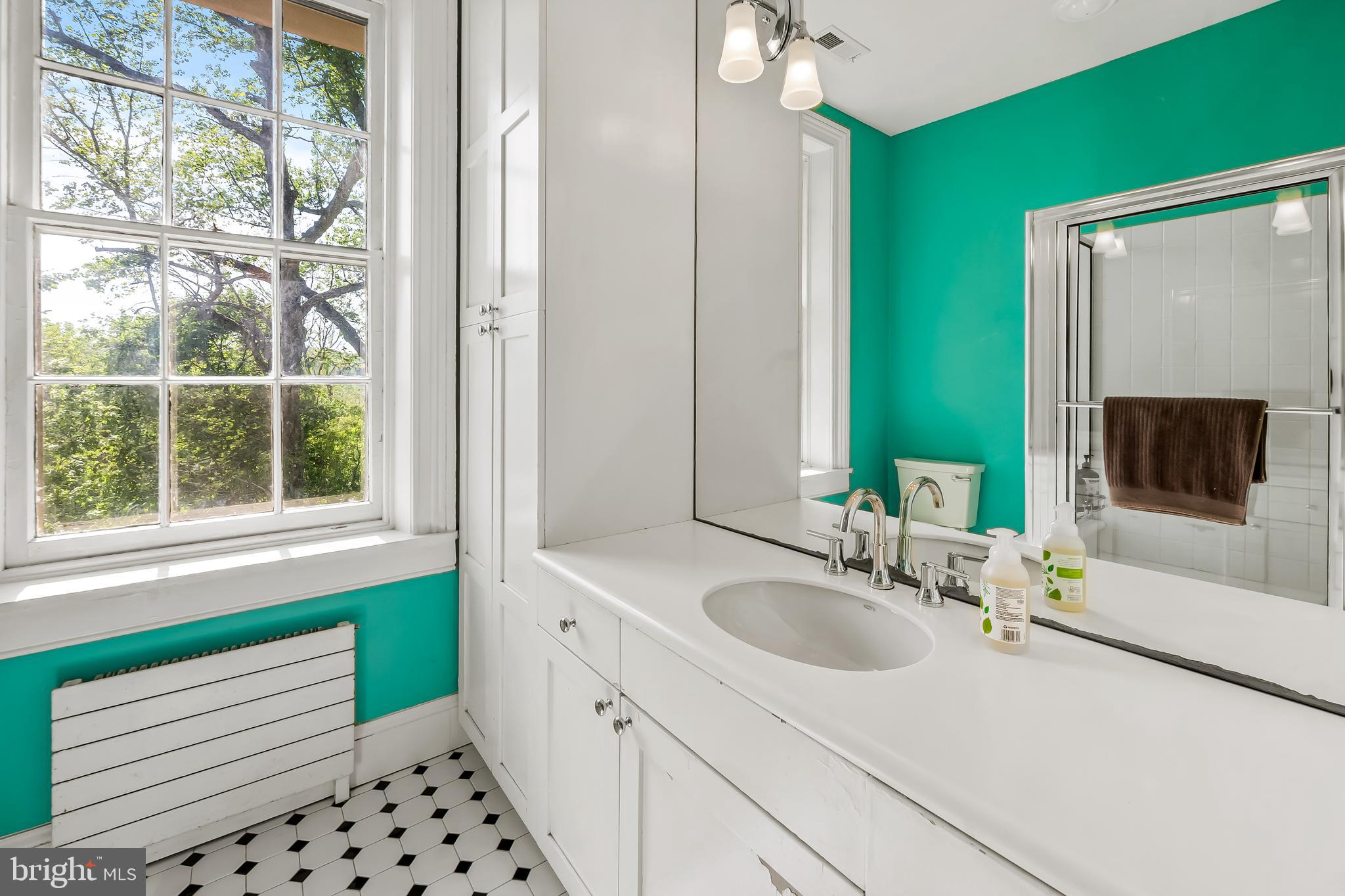 ROLAND PARK - Residential