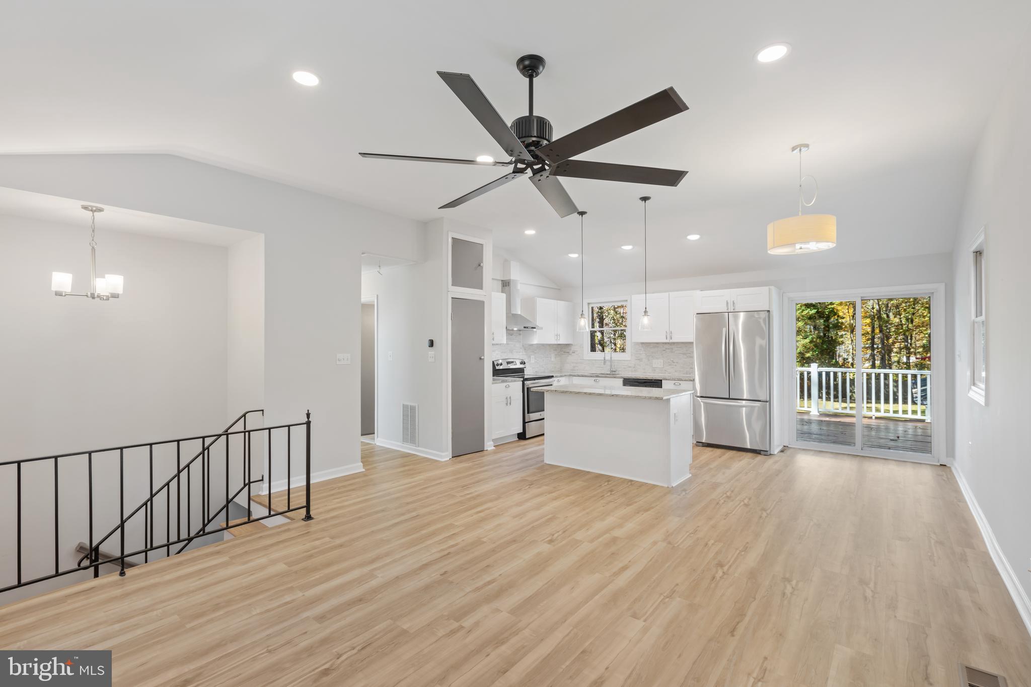 ELVATON ACRES - Residential