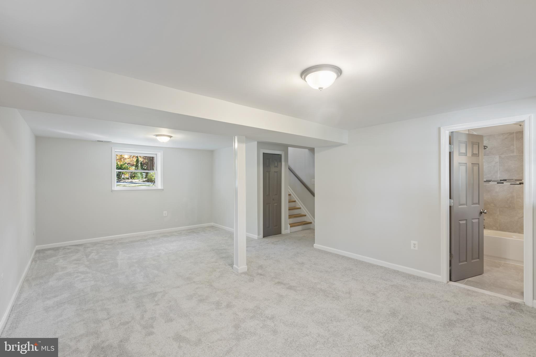 ELVATON ACRES - Residential