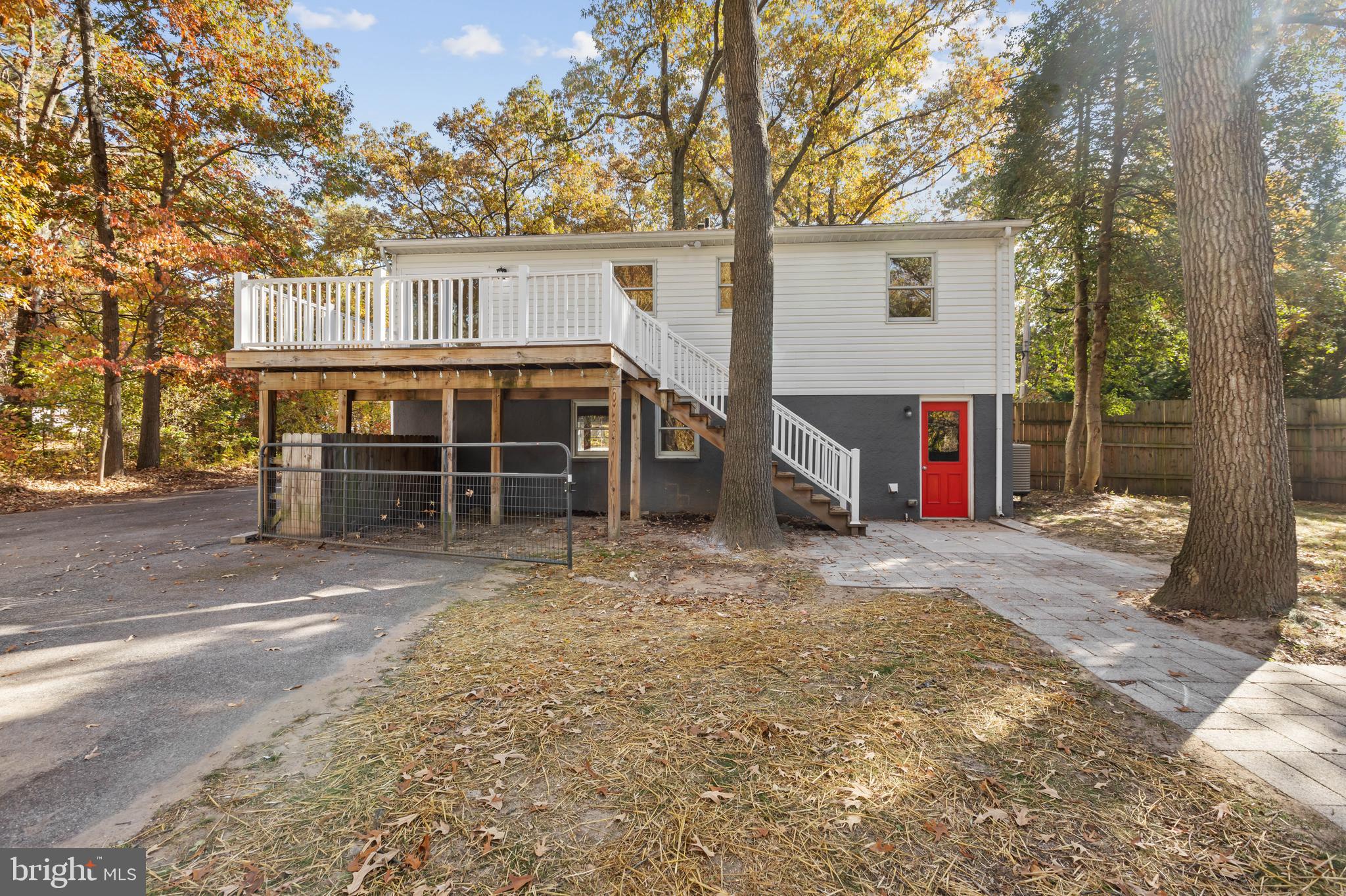 ELVATON ACRES - Residential