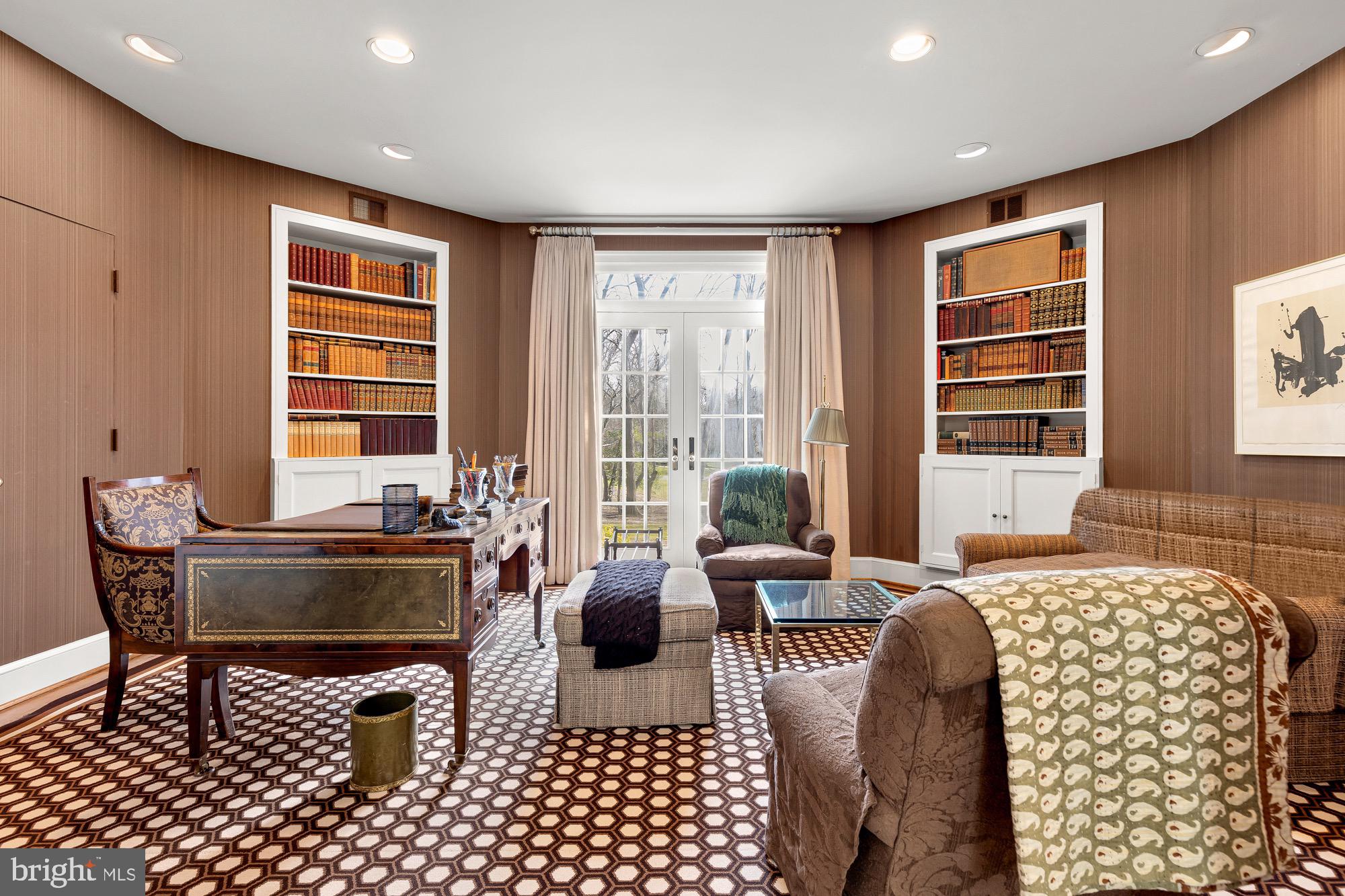 POTOMAC VILLAGE - Residential