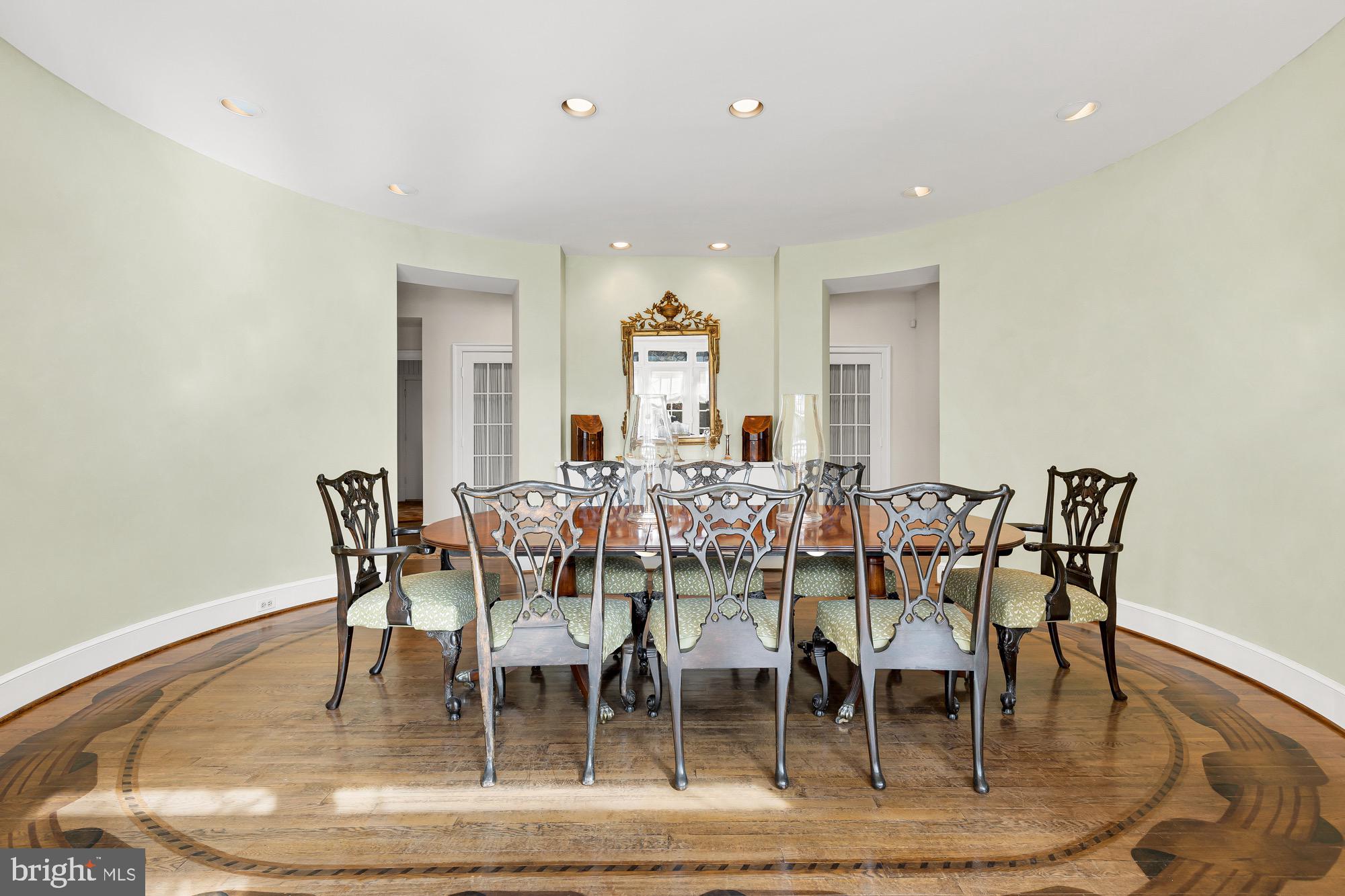 POTOMAC VILLAGE - Residential