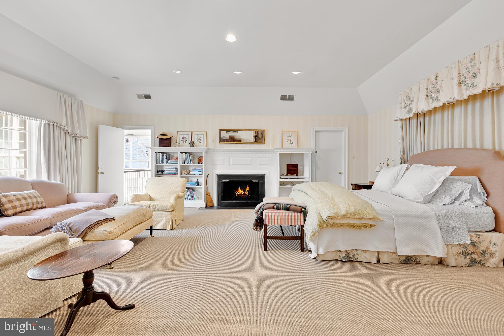 POTOMAC VILLAGE - Residential