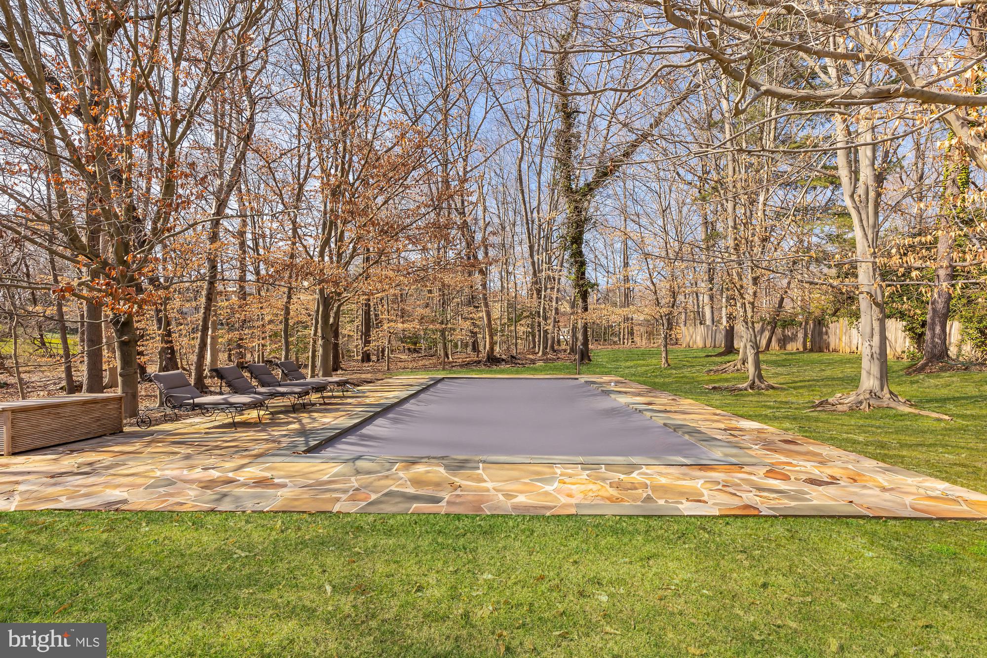 POTOMAC VILLAGE - Residential