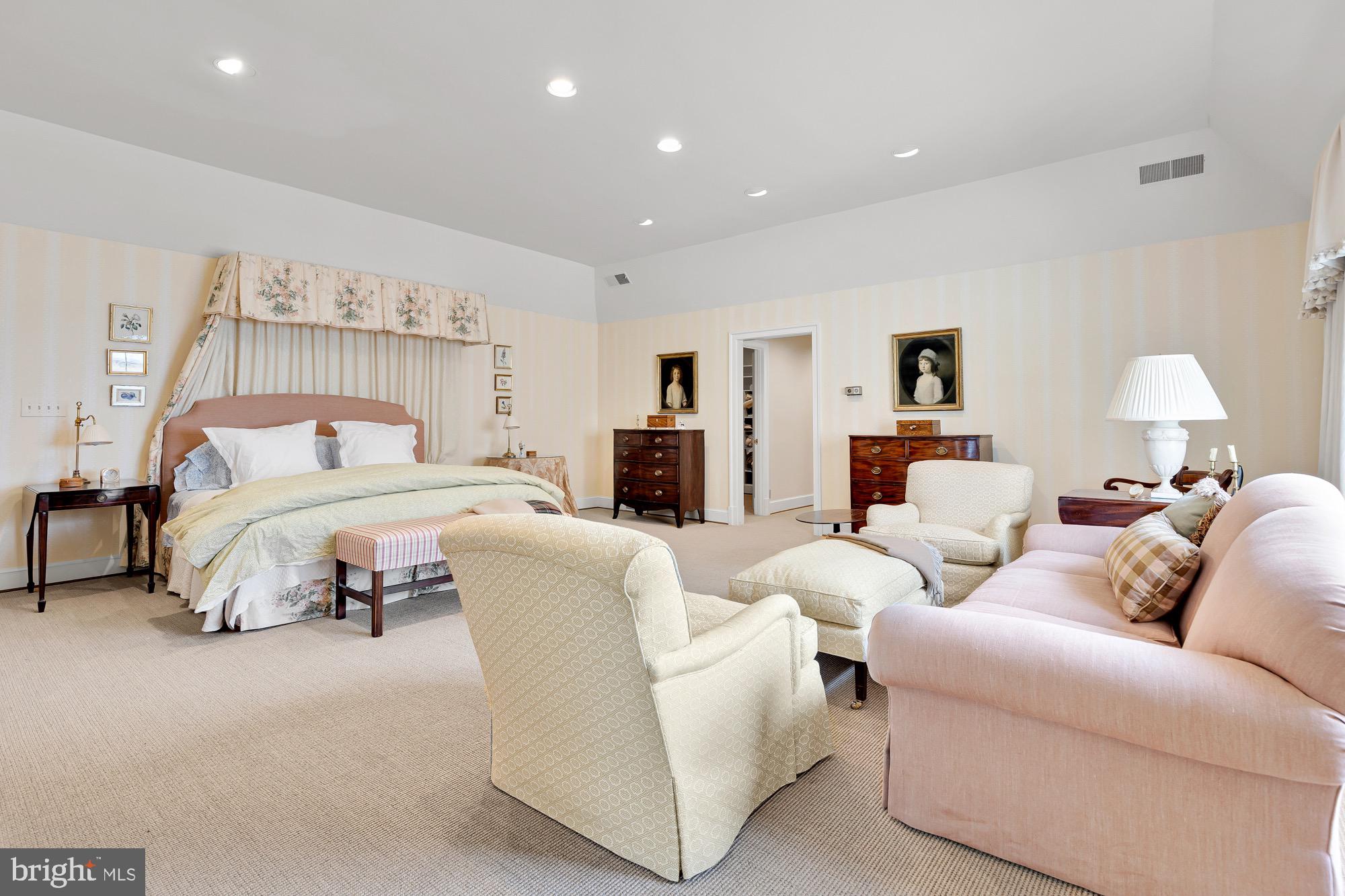 POTOMAC VILLAGE - Residential