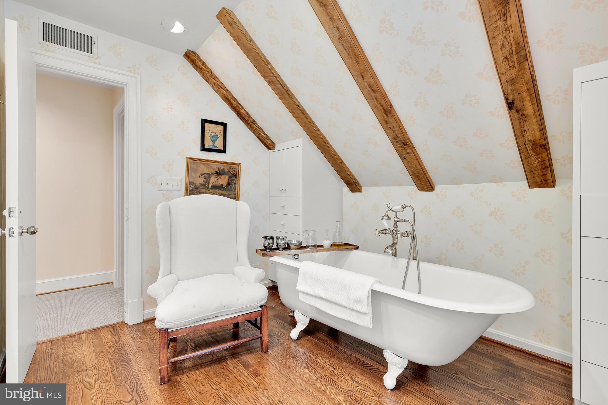 POTOMAC VILLAGE - Residential