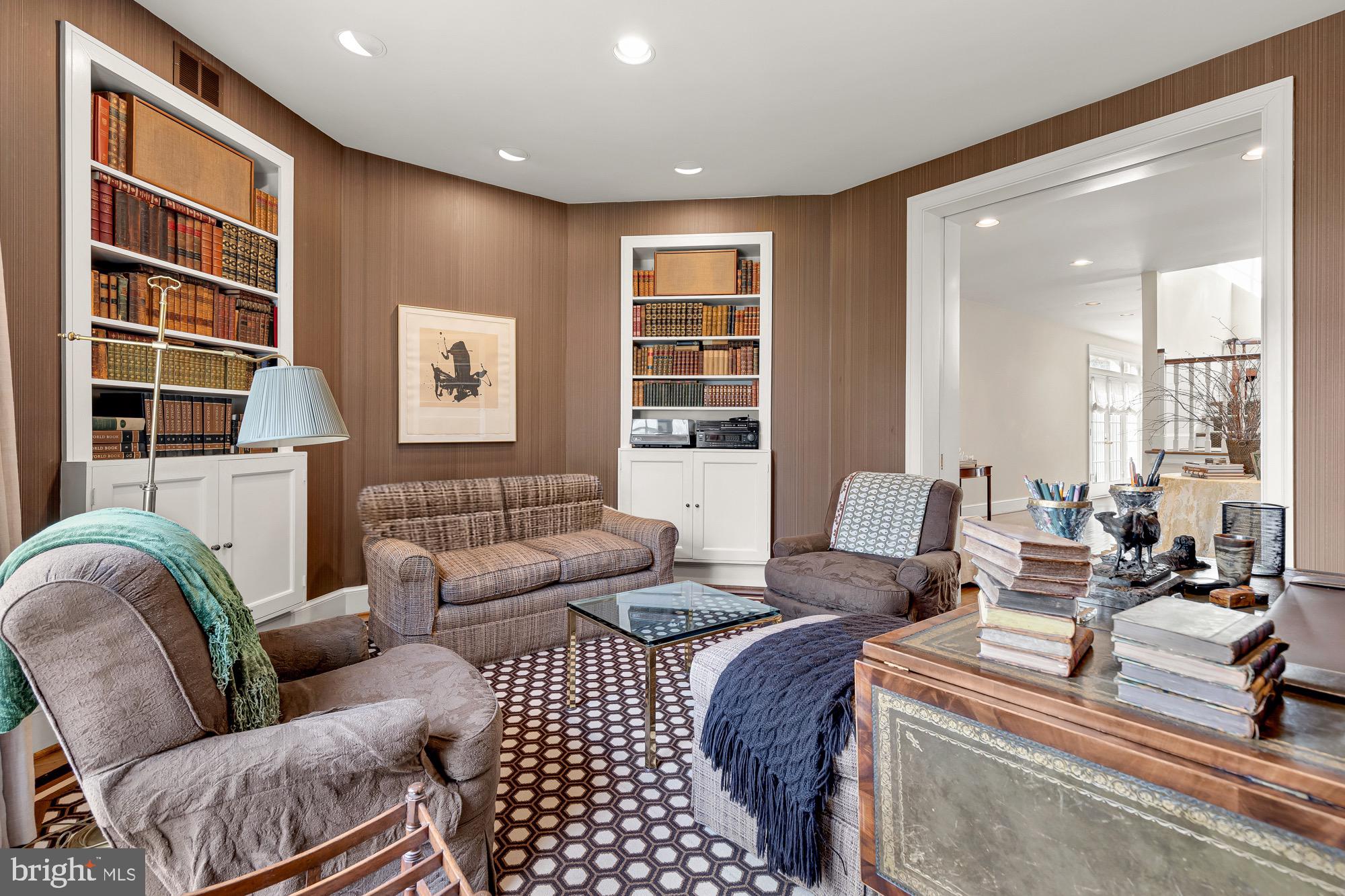 POTOMAC VILLAGE - Residential