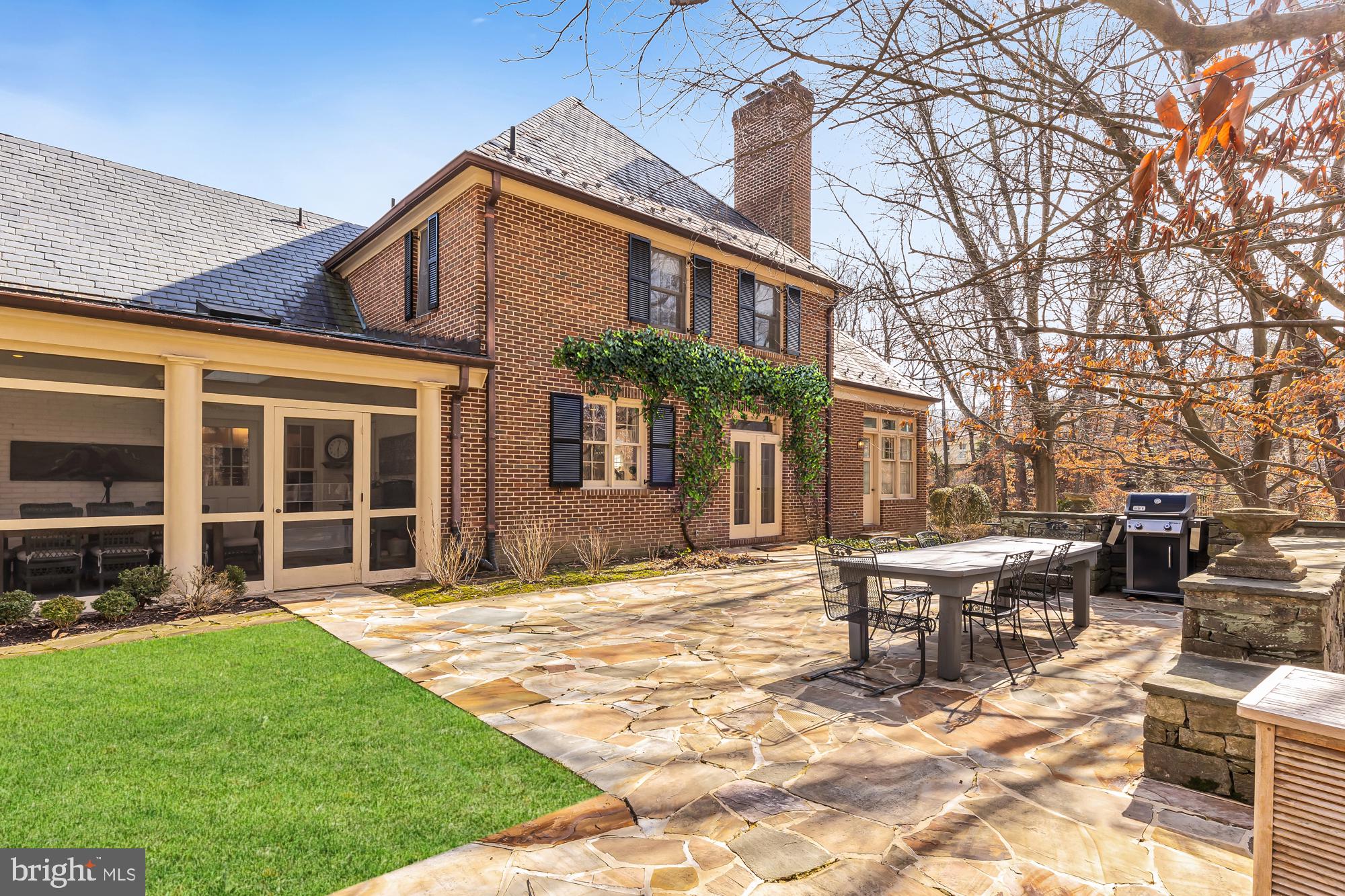 POTOMAC VILLAGE - Residential