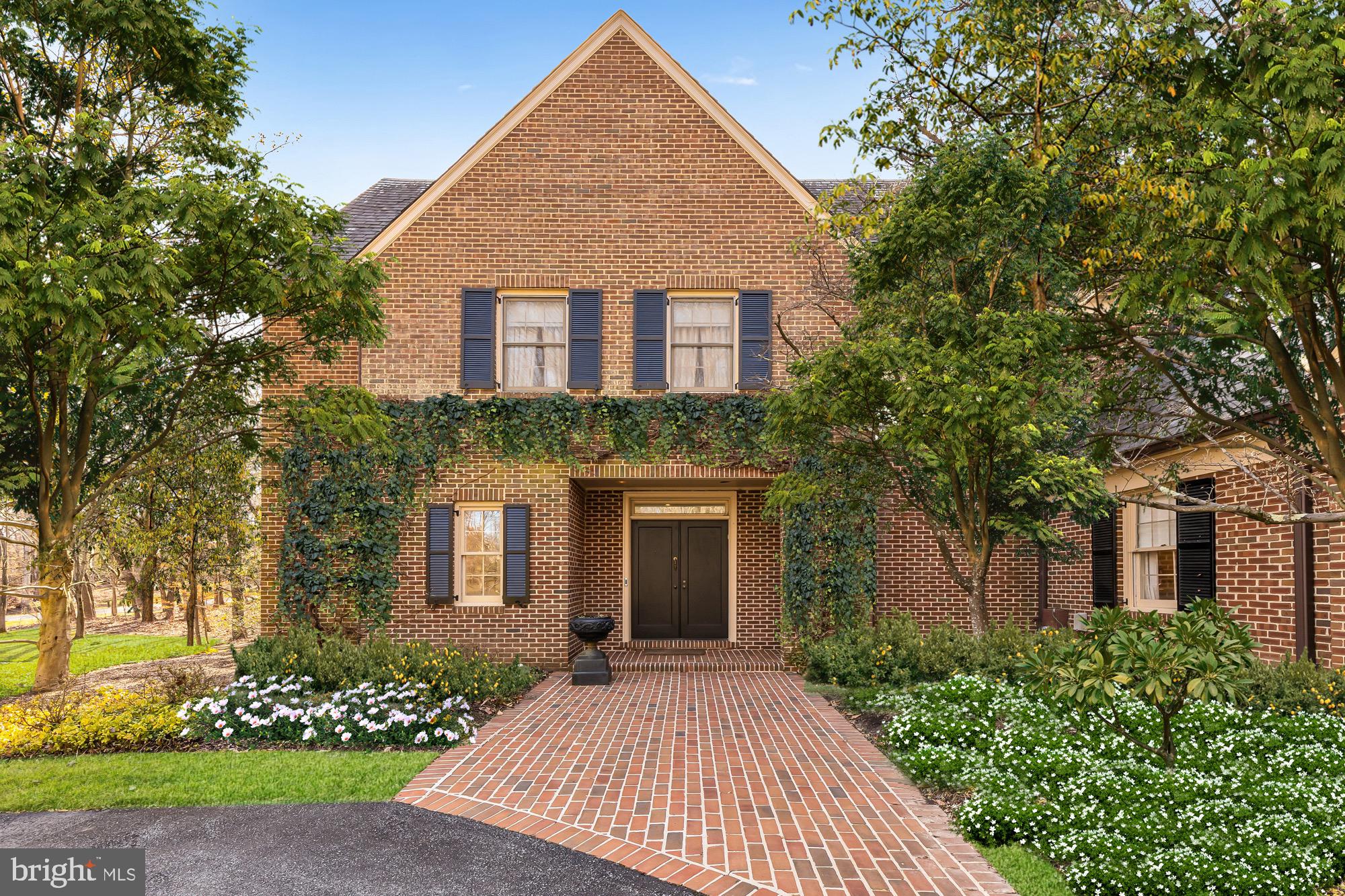 POTOMAC VILLAGE - Residential