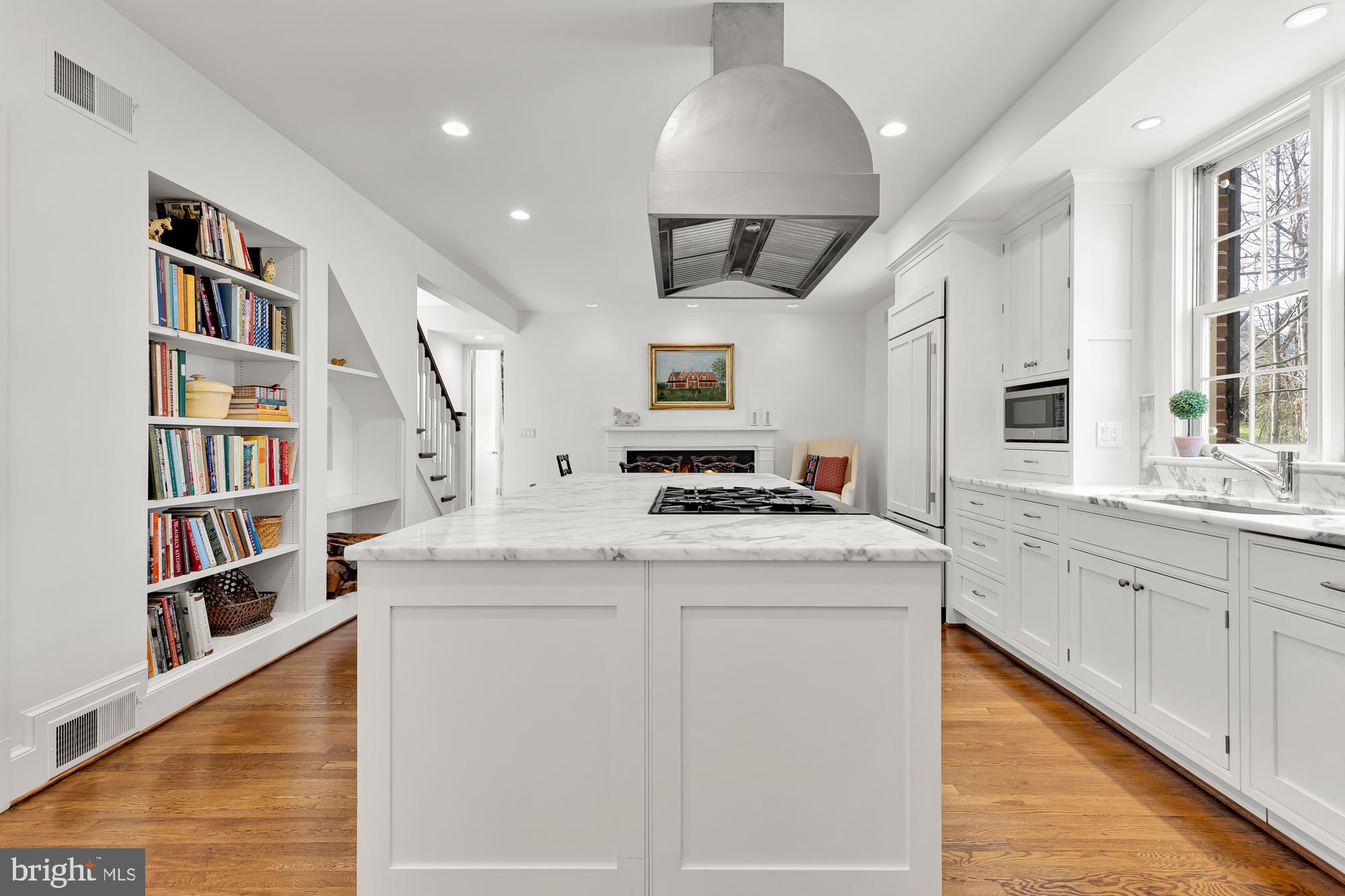 POTOMAC VILLAGE - Residential