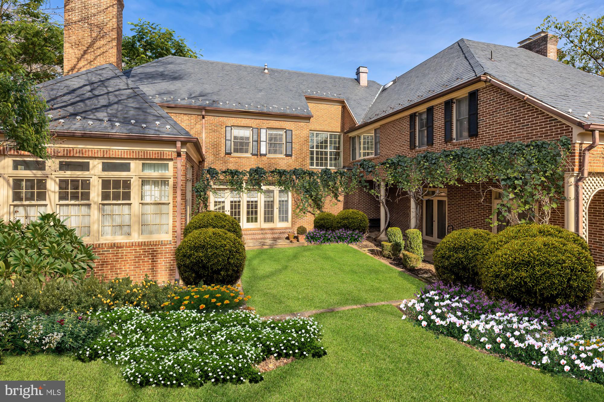 POTOMAC VILLAGE - Residential