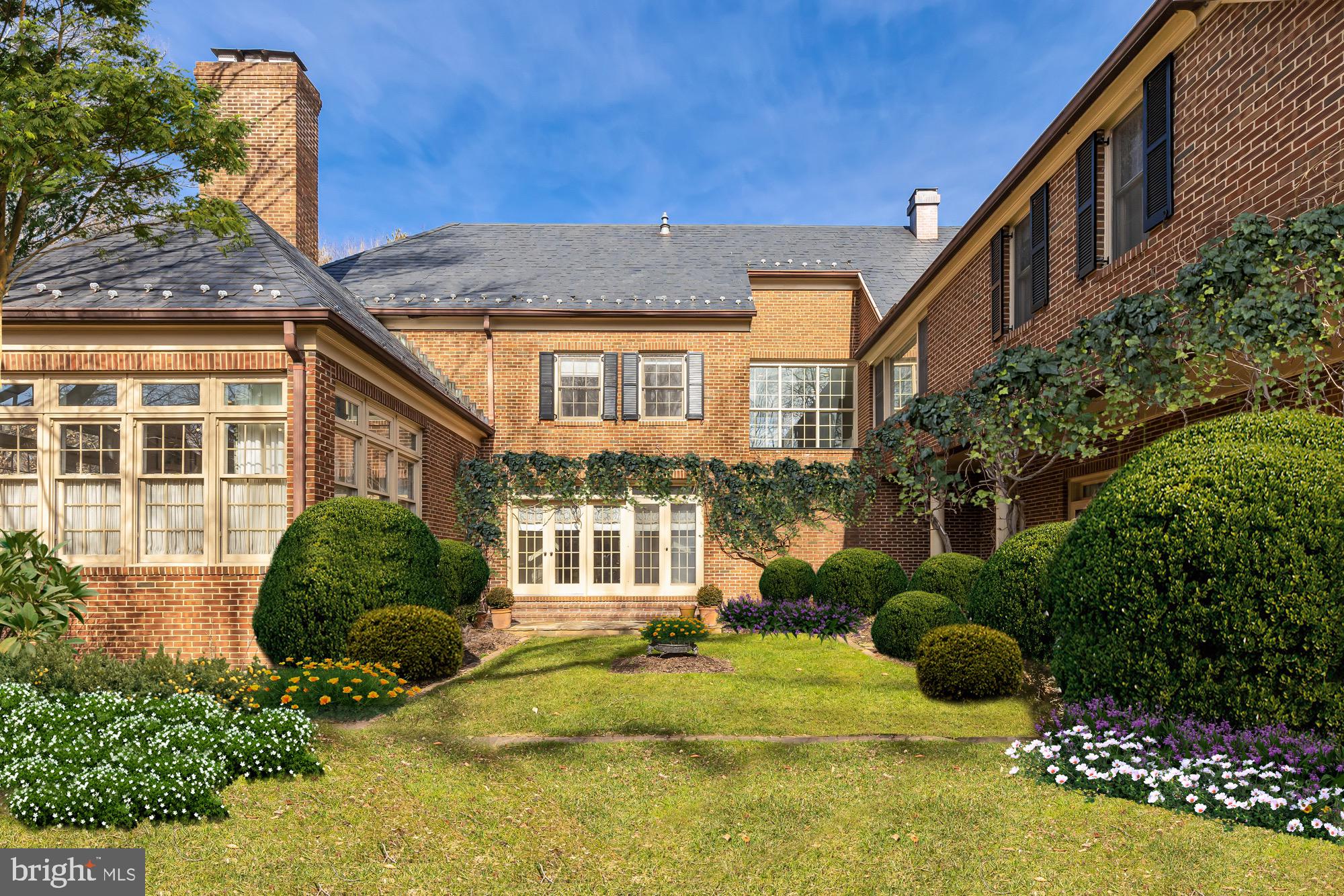 POTOMAC VILLAGE - Residential