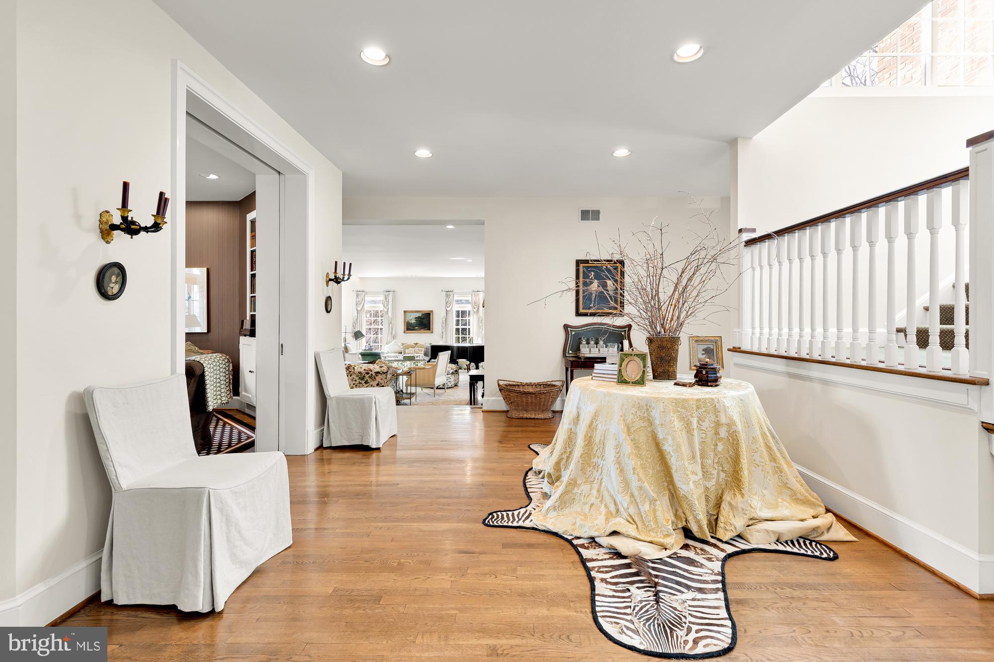 POTOMAC VILLAGE - Residential