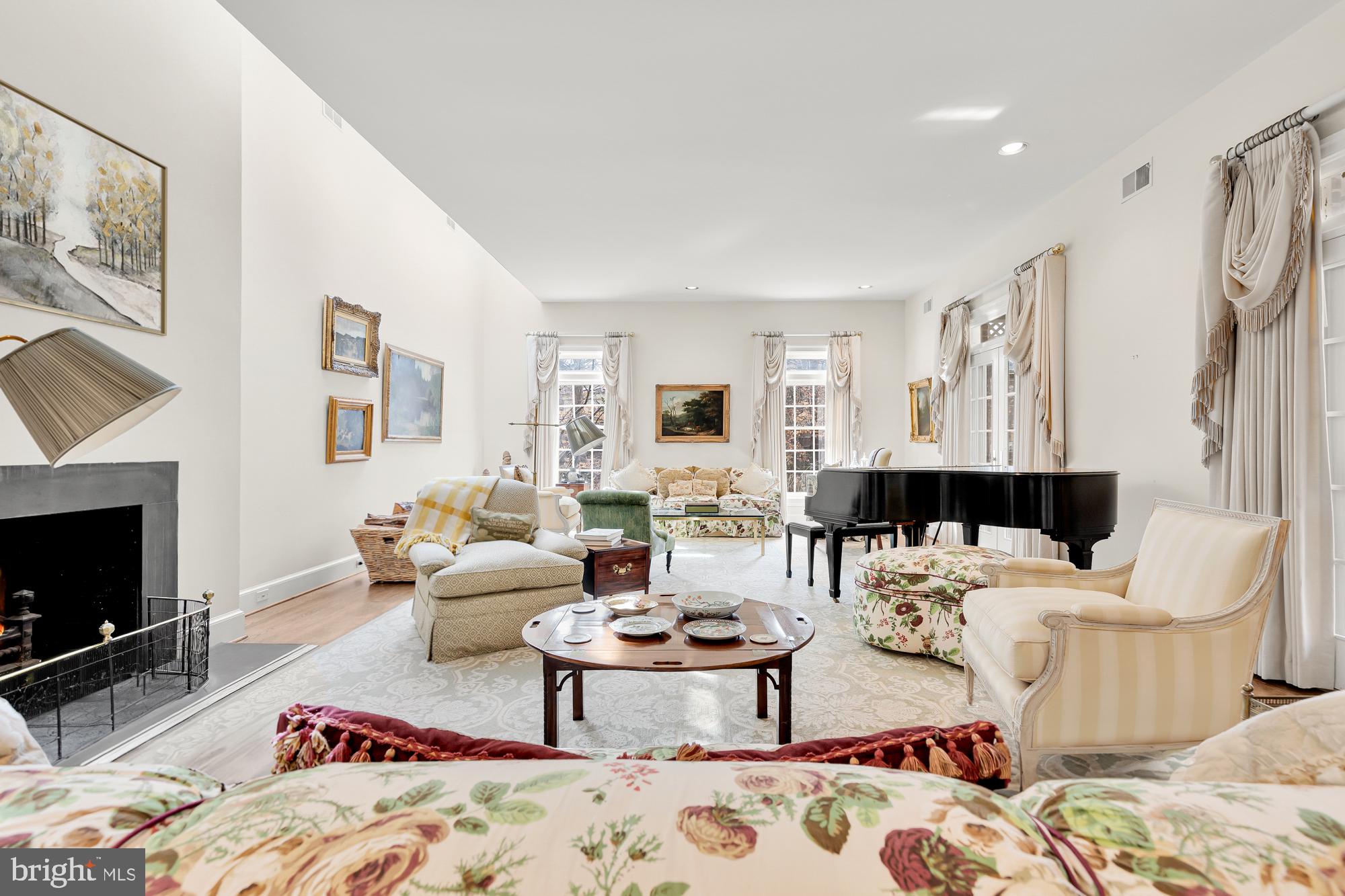 POTOMAC VILLAGE - Residential