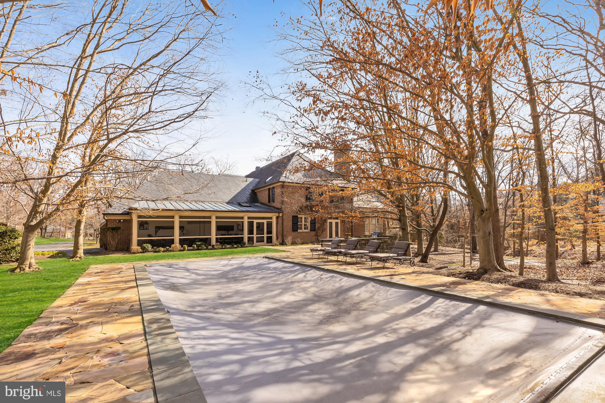 POTOMAC VILLAGE - Residential