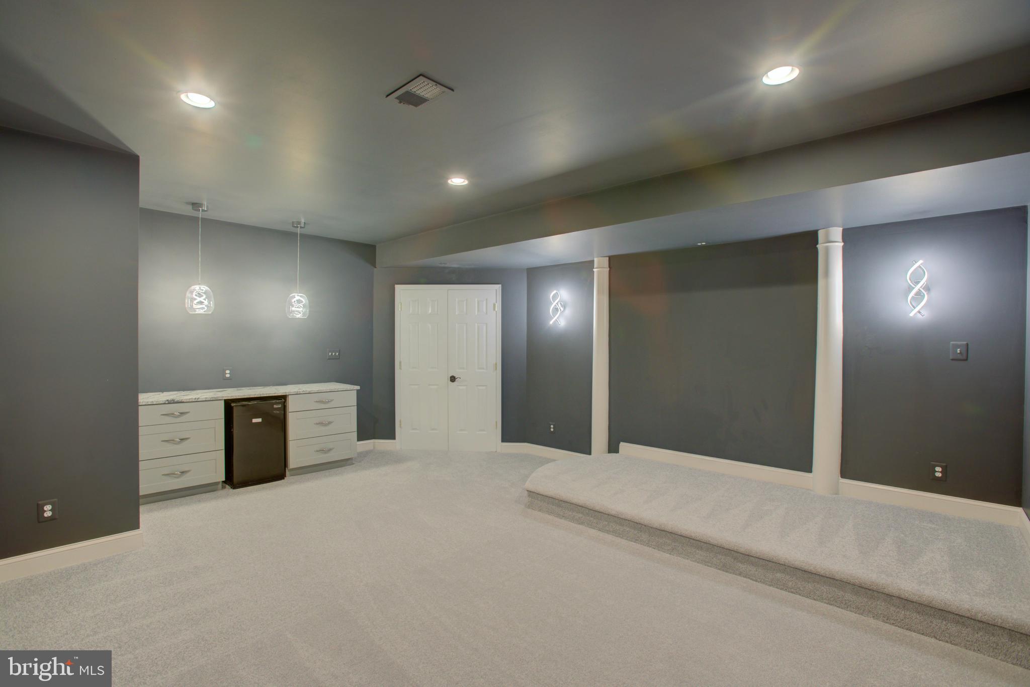 LANSDOWNE ON THE POTOMAC - Residential