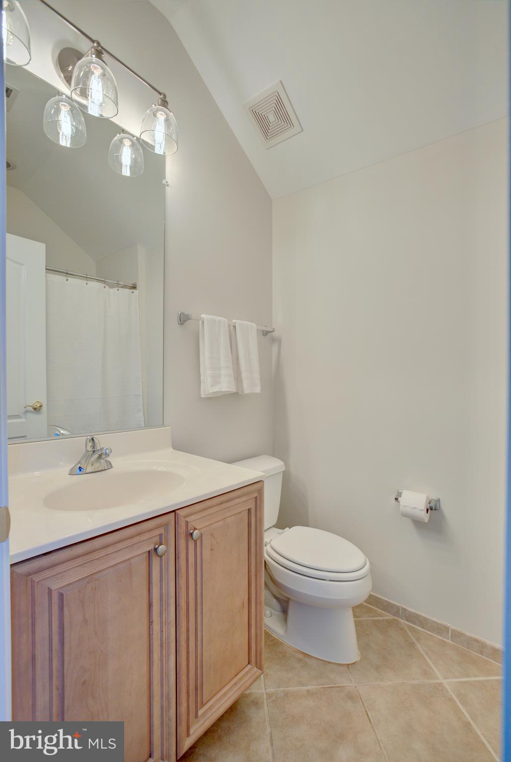 LANSDOWNE ON THE POTOMAC - Residential