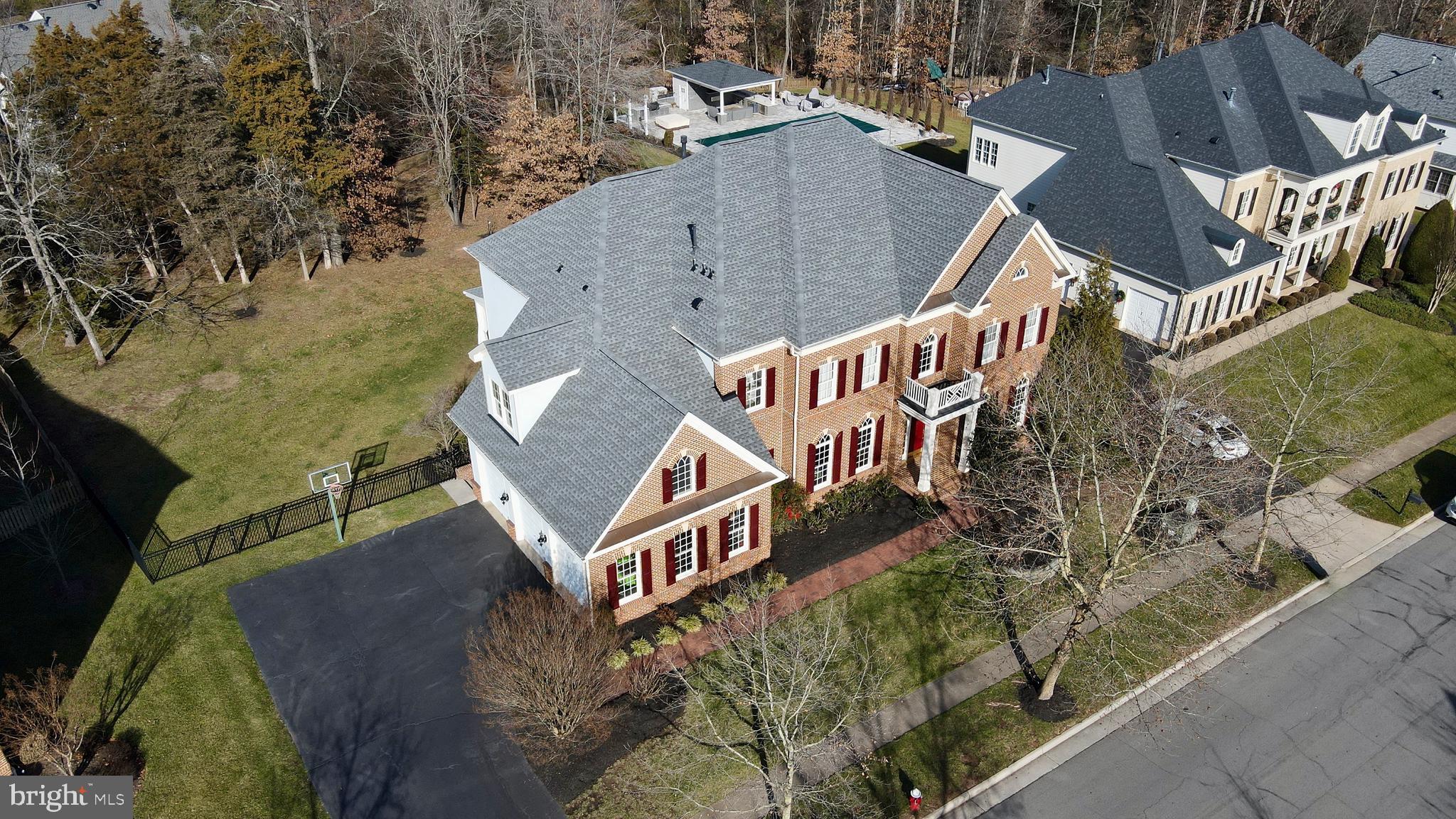 LANSDOWNE ON THE POTOMAC - Residential