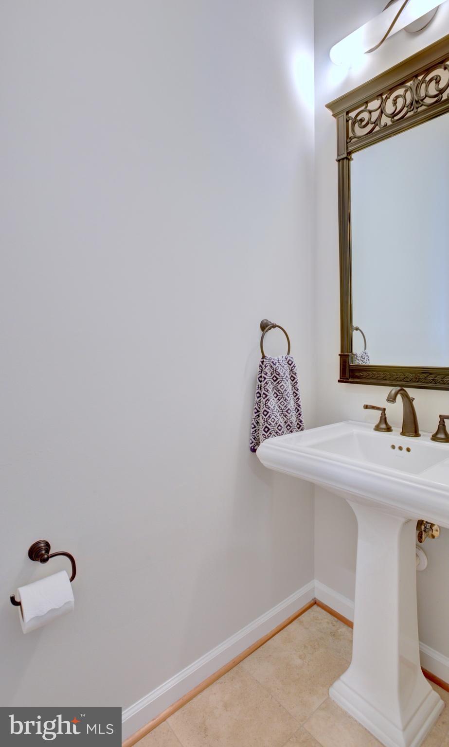 LANSDOWNE ON THE POTOMAC - Residential