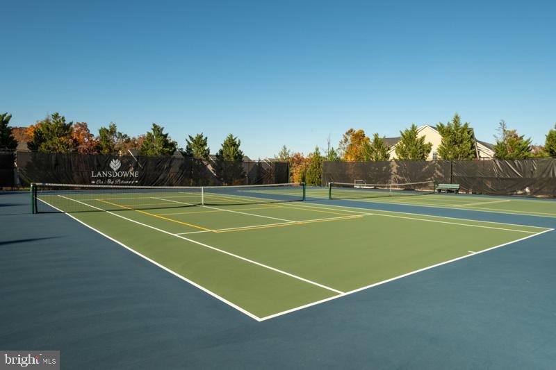 LANSDOWNE ON THE POTOMAC - Residential