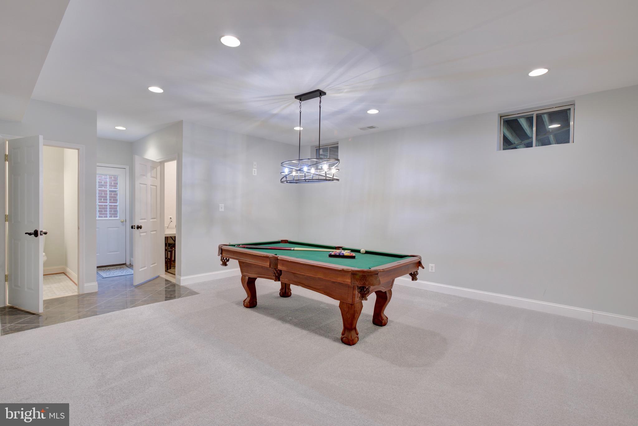 LANSDOWNE ON THE POTOMAC - Residential