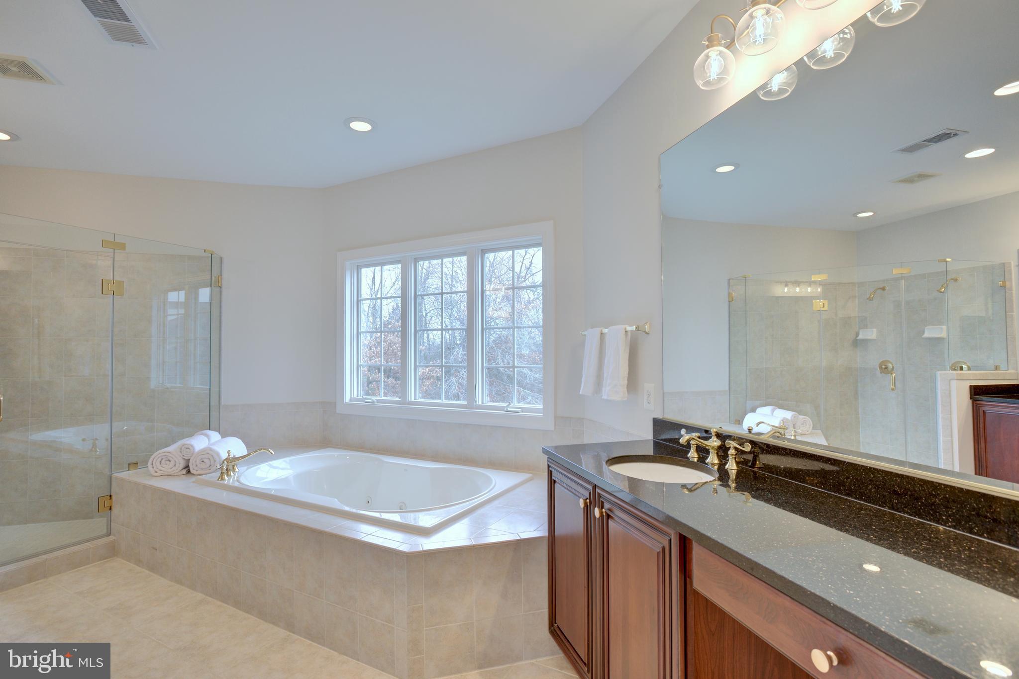 LANSDOWNE ON THE POTOMAC - Residential