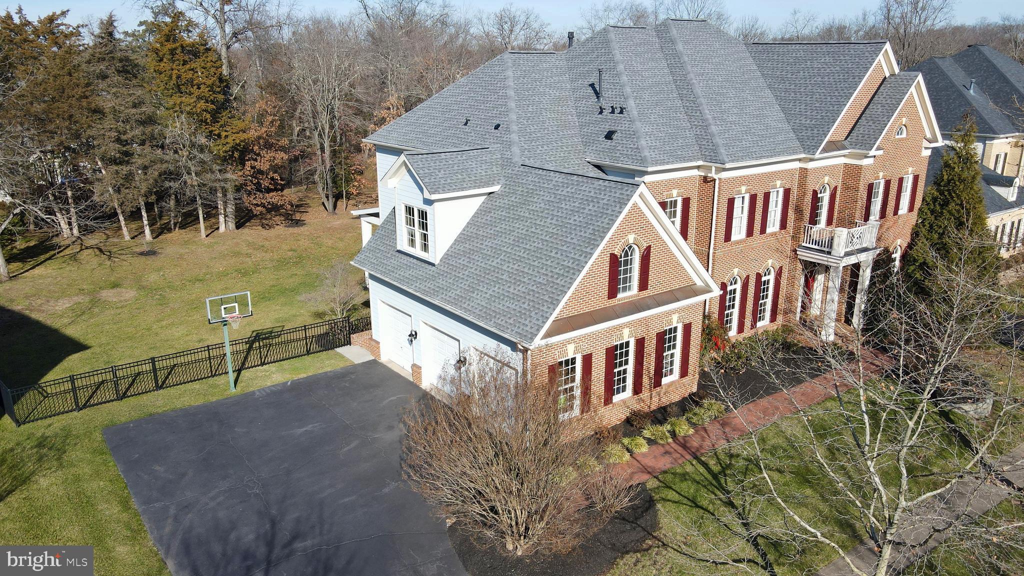 LANSDOWNE ON THE POTOMAC - Residential