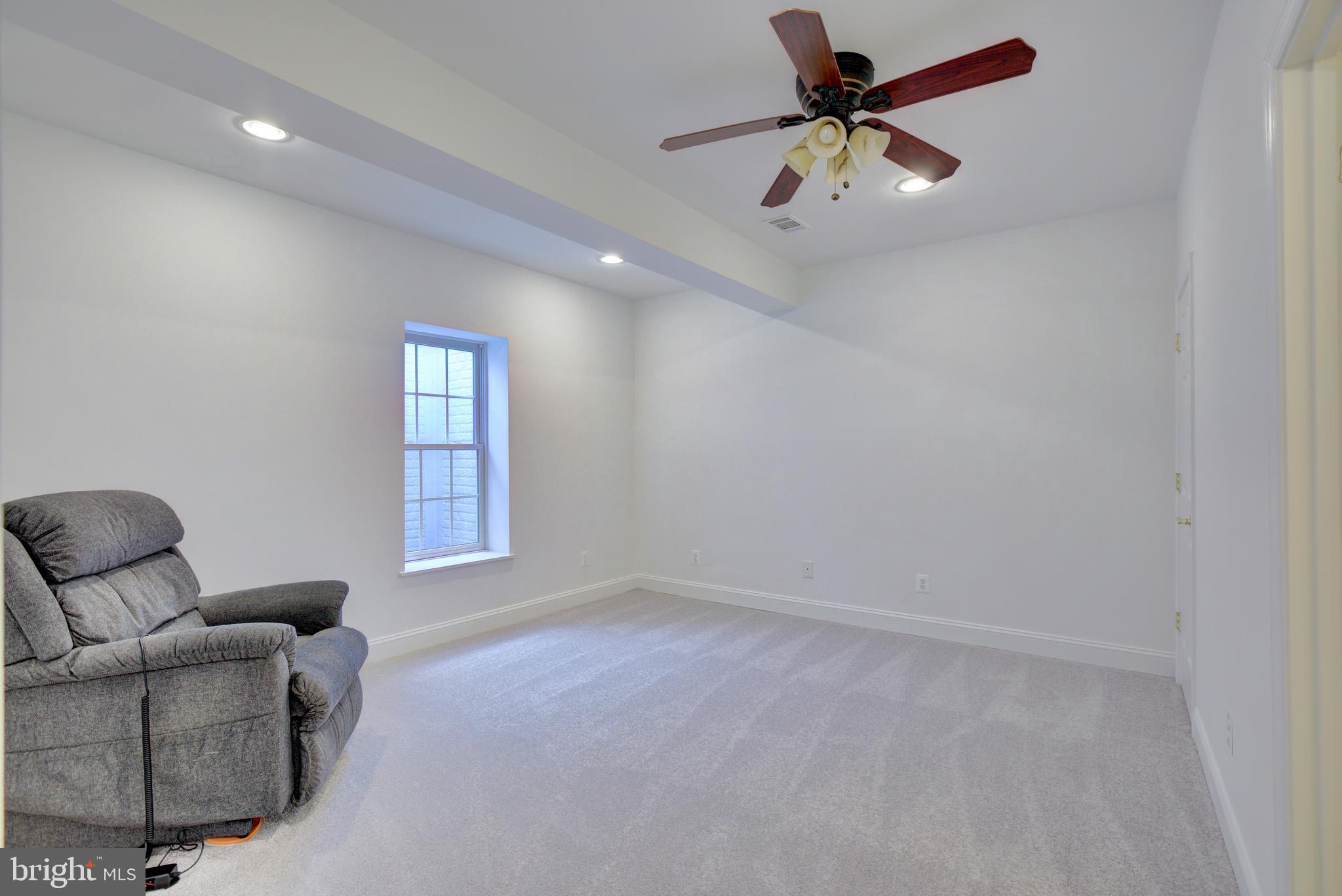 LANSDOWNE ON THE POTOMAC - Residential