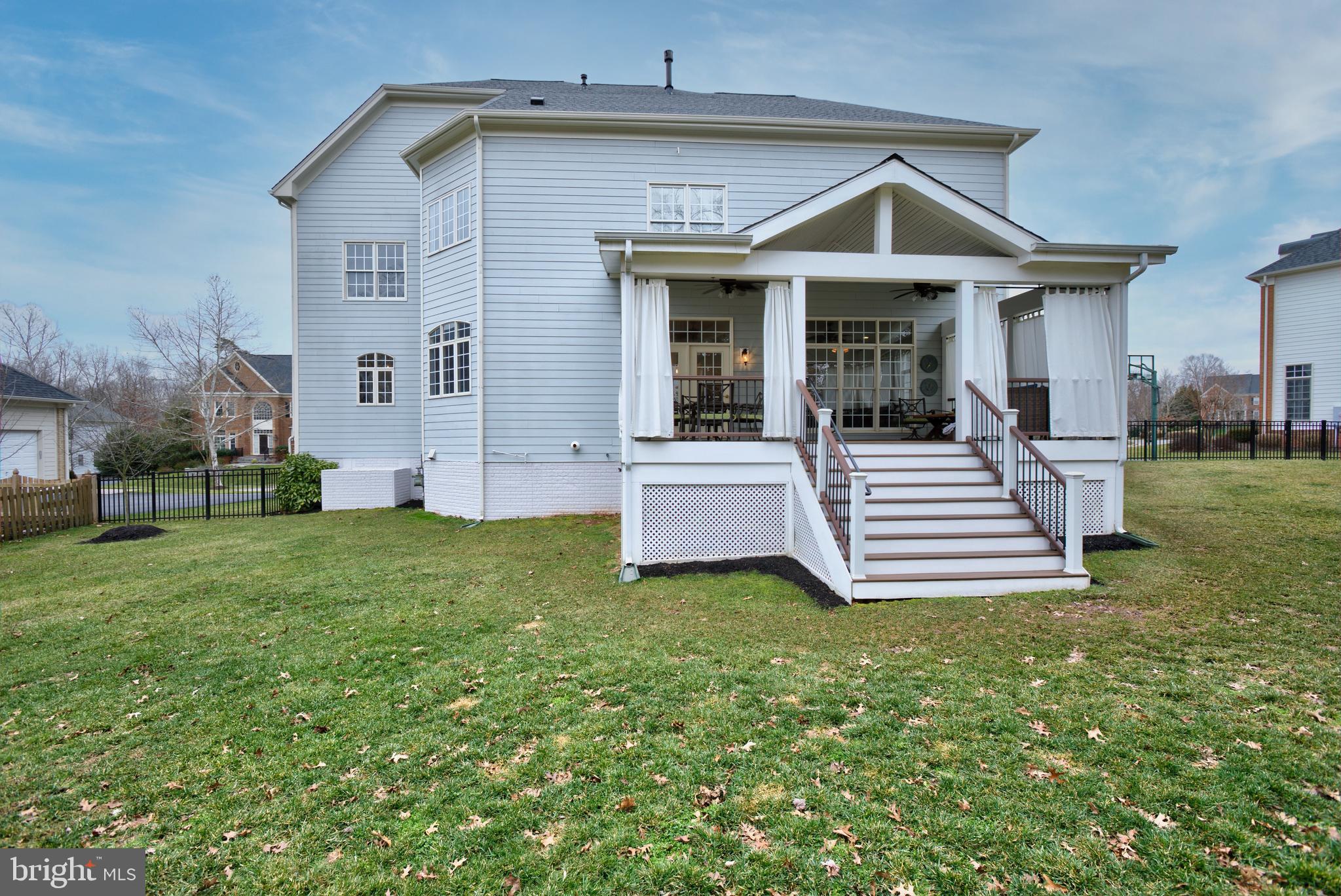 LANSDOWNE ON THE POTOMAC - Residential