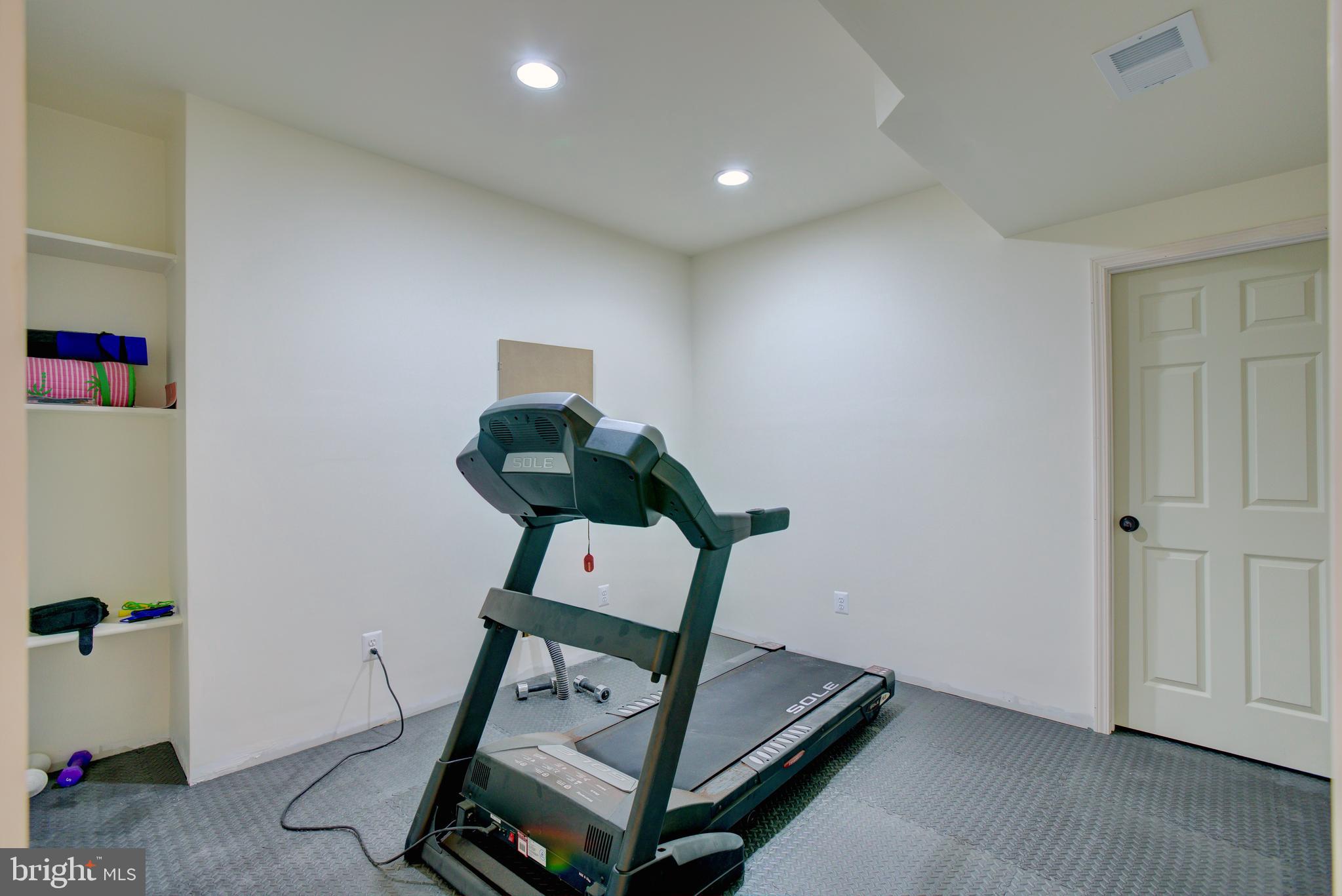 LANSDOWNE ON THE POTOMAC - Residential