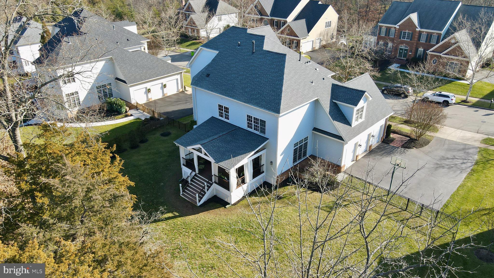 LANSDOWNE ON THE POTOMAC - Residential