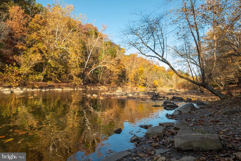 LANSDOWNE ON THE POTOMAC - Residential