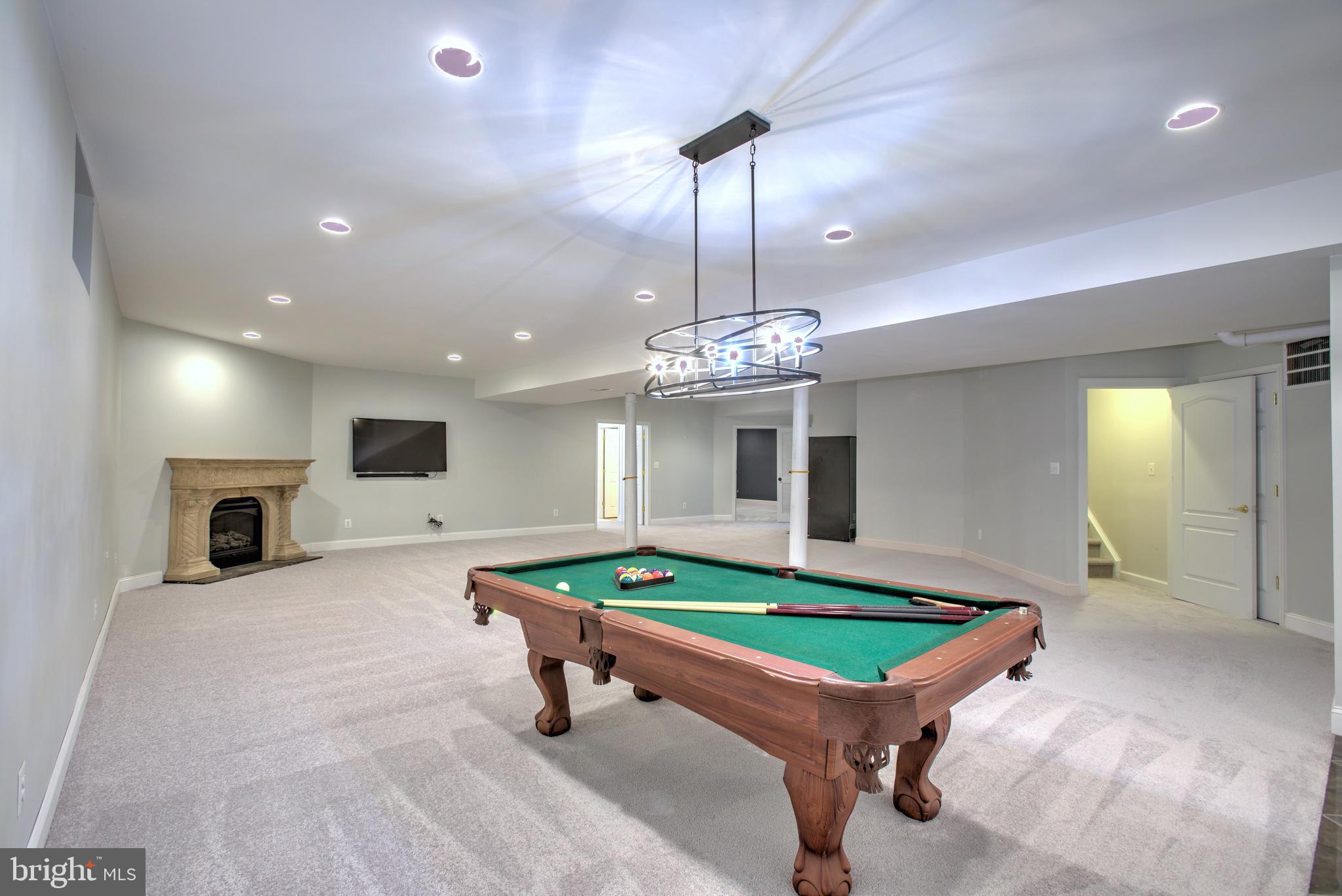 LANSDOWNE ON THE POTOMAC - Residential