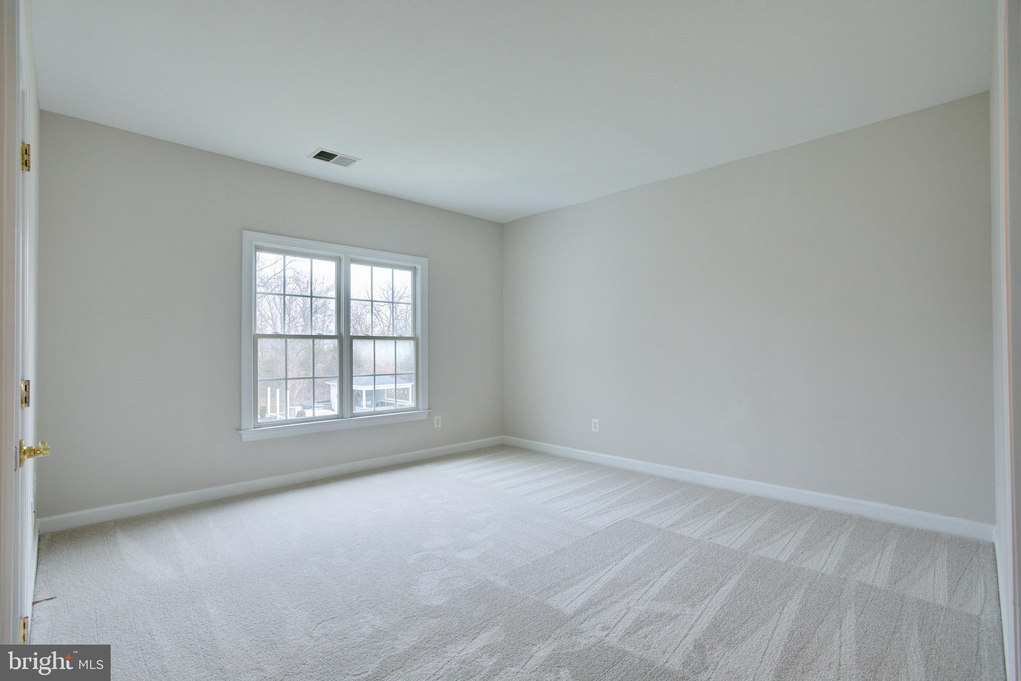 LANSDOWNE ON THE POTOMAC - Residential