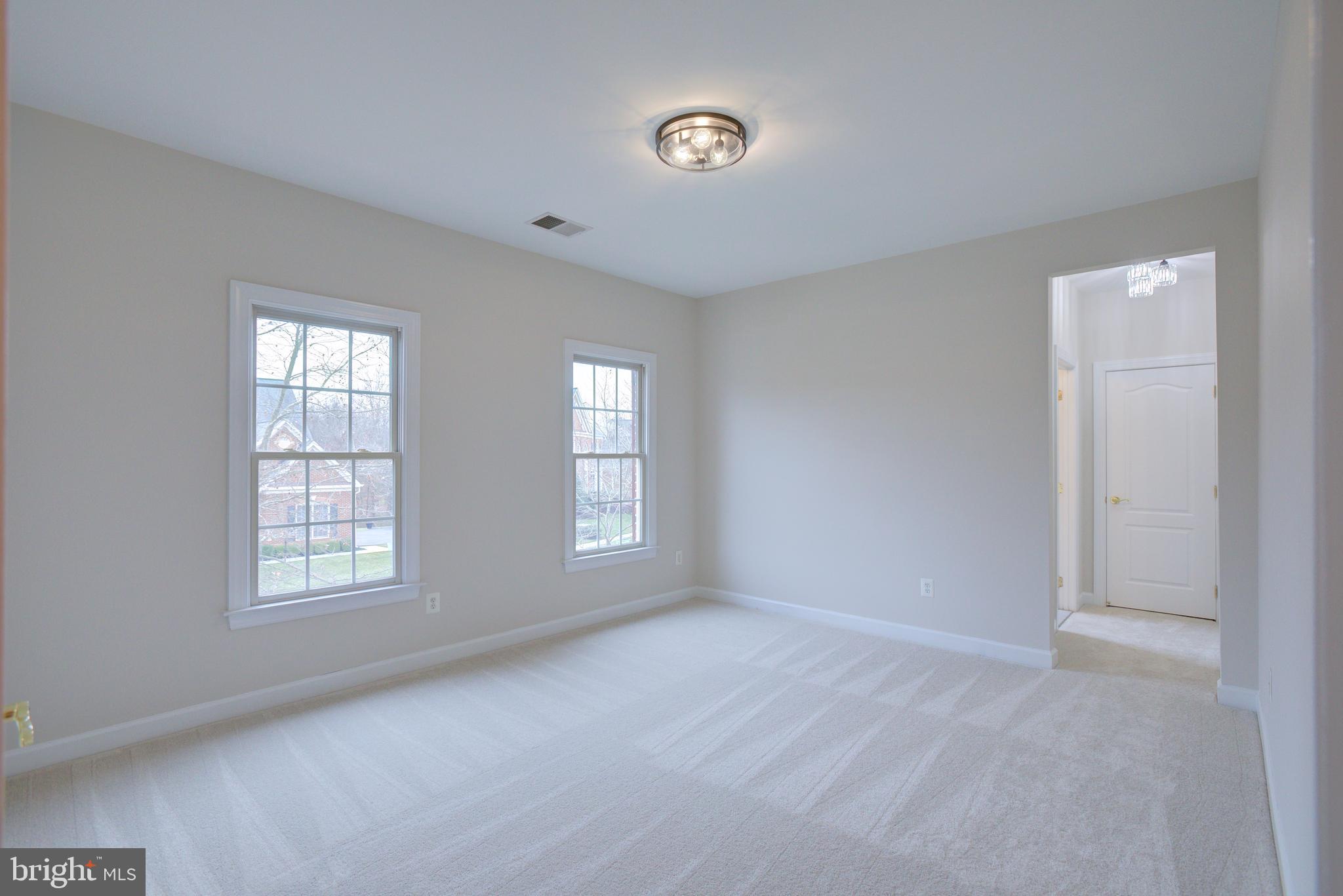 LANSDOWNE ON THE POTOMAC - Residential