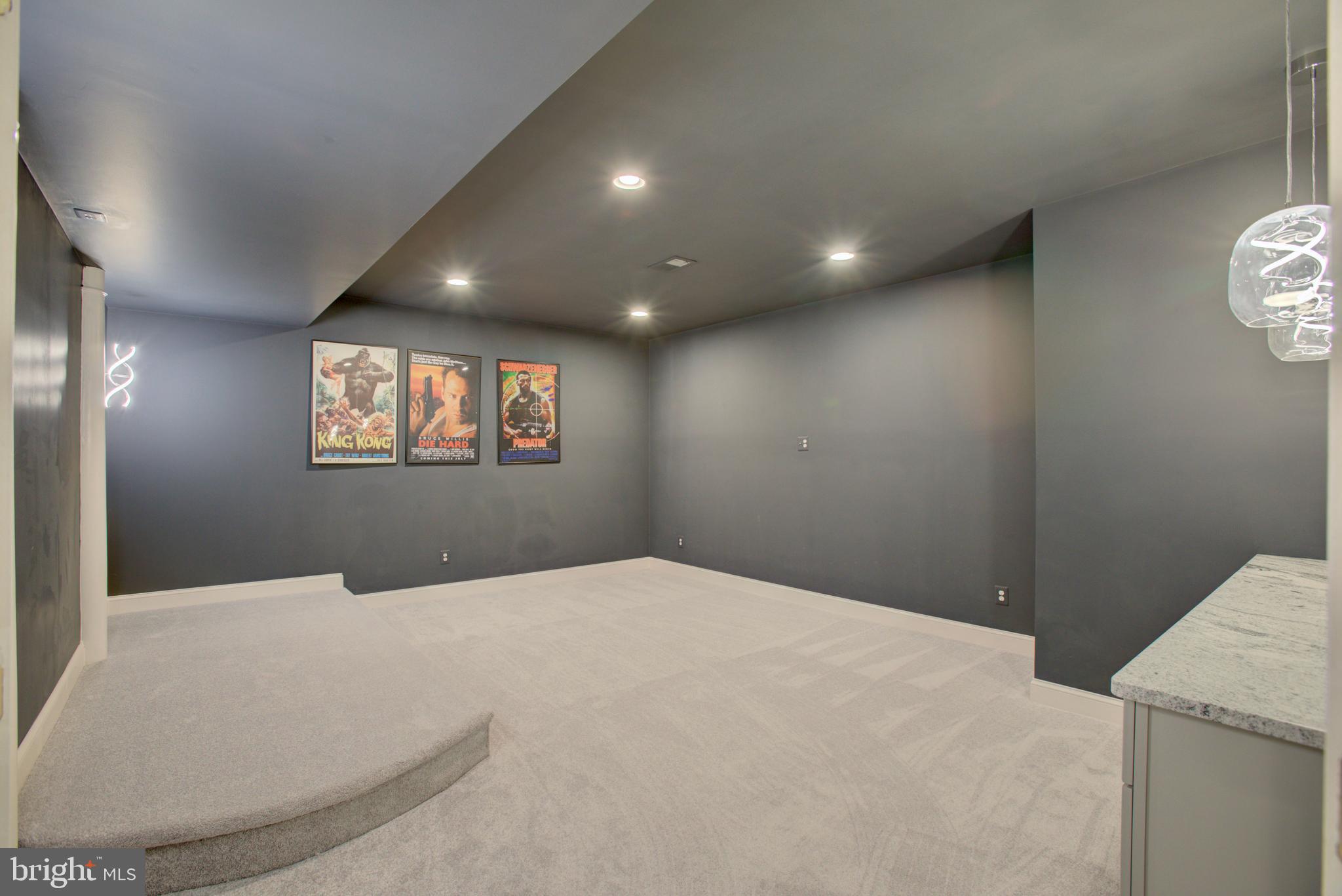 LANSDOWNE ON THE POTOMAC - Residential