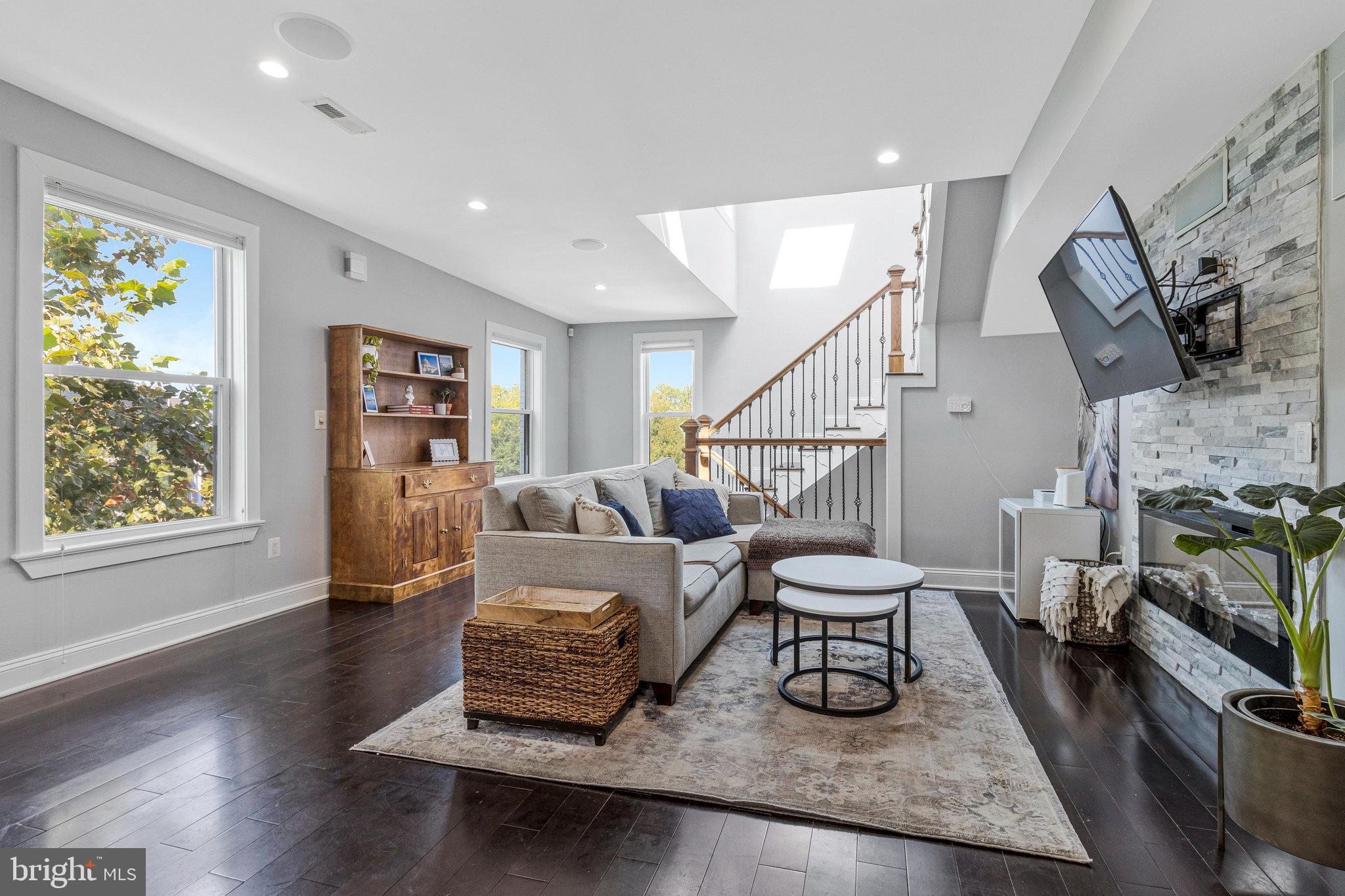 1501 1ST STREET NW 2