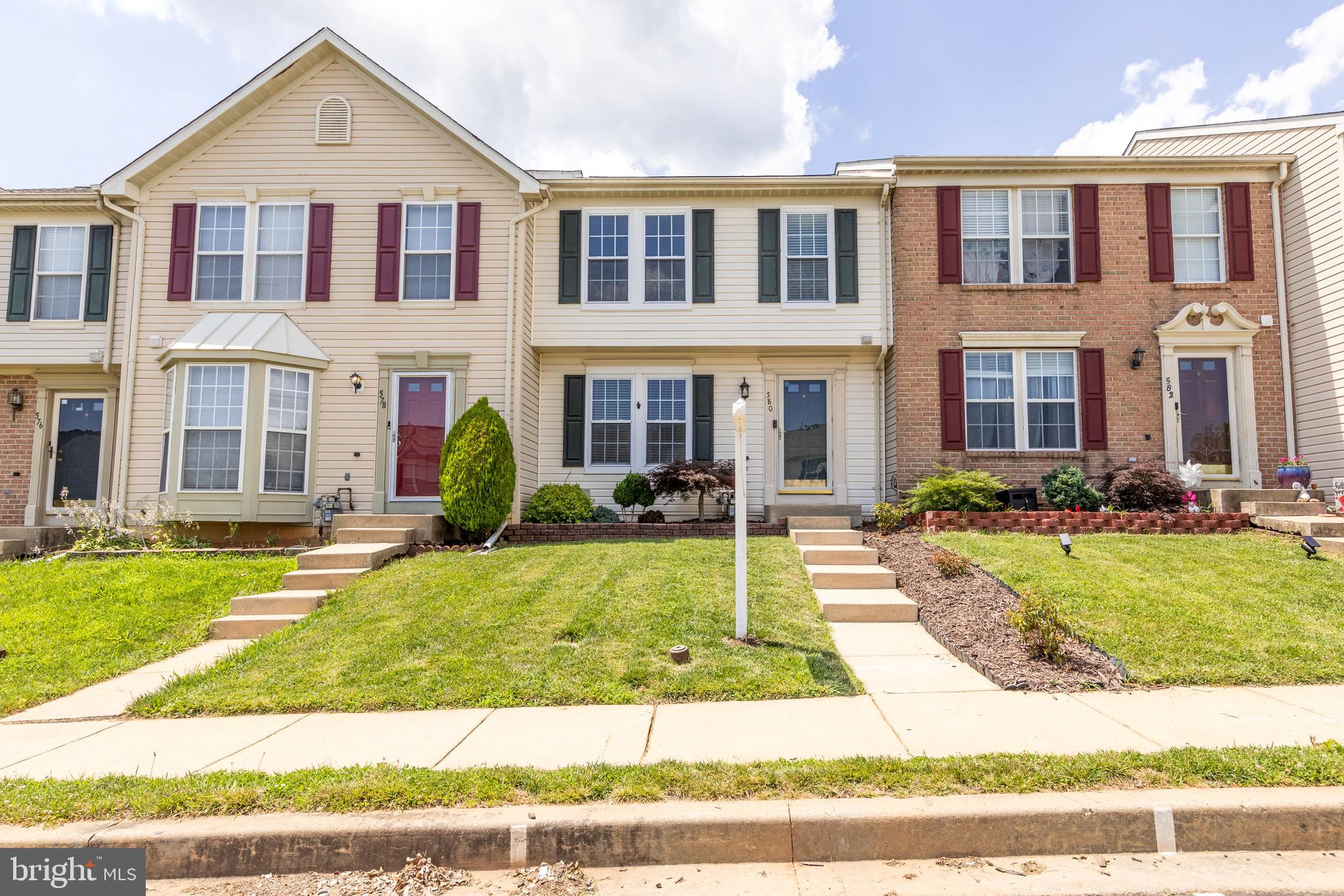 580 MACINTOSH CIRCLE