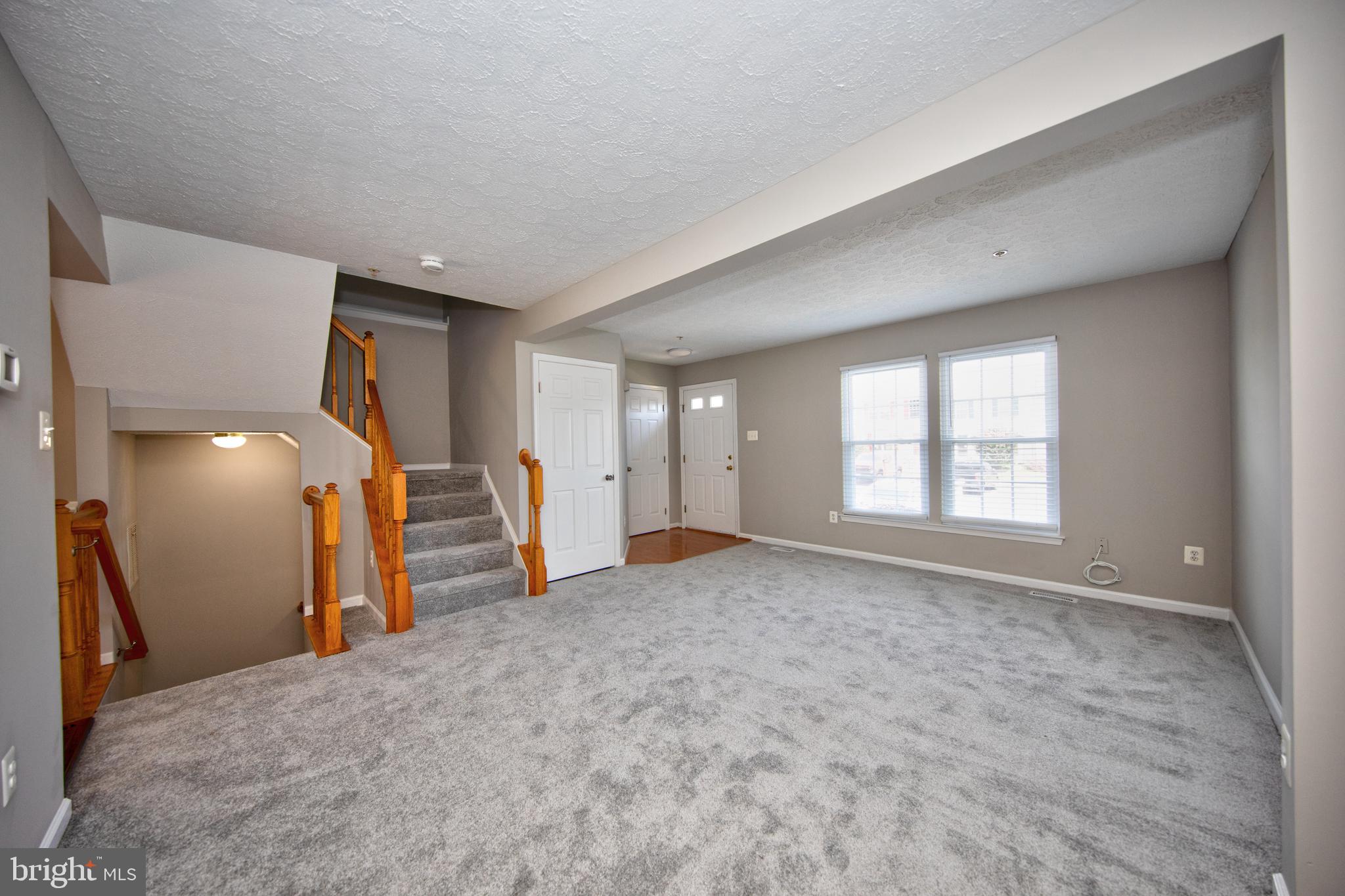 580 MACINTOSH CIRCLE