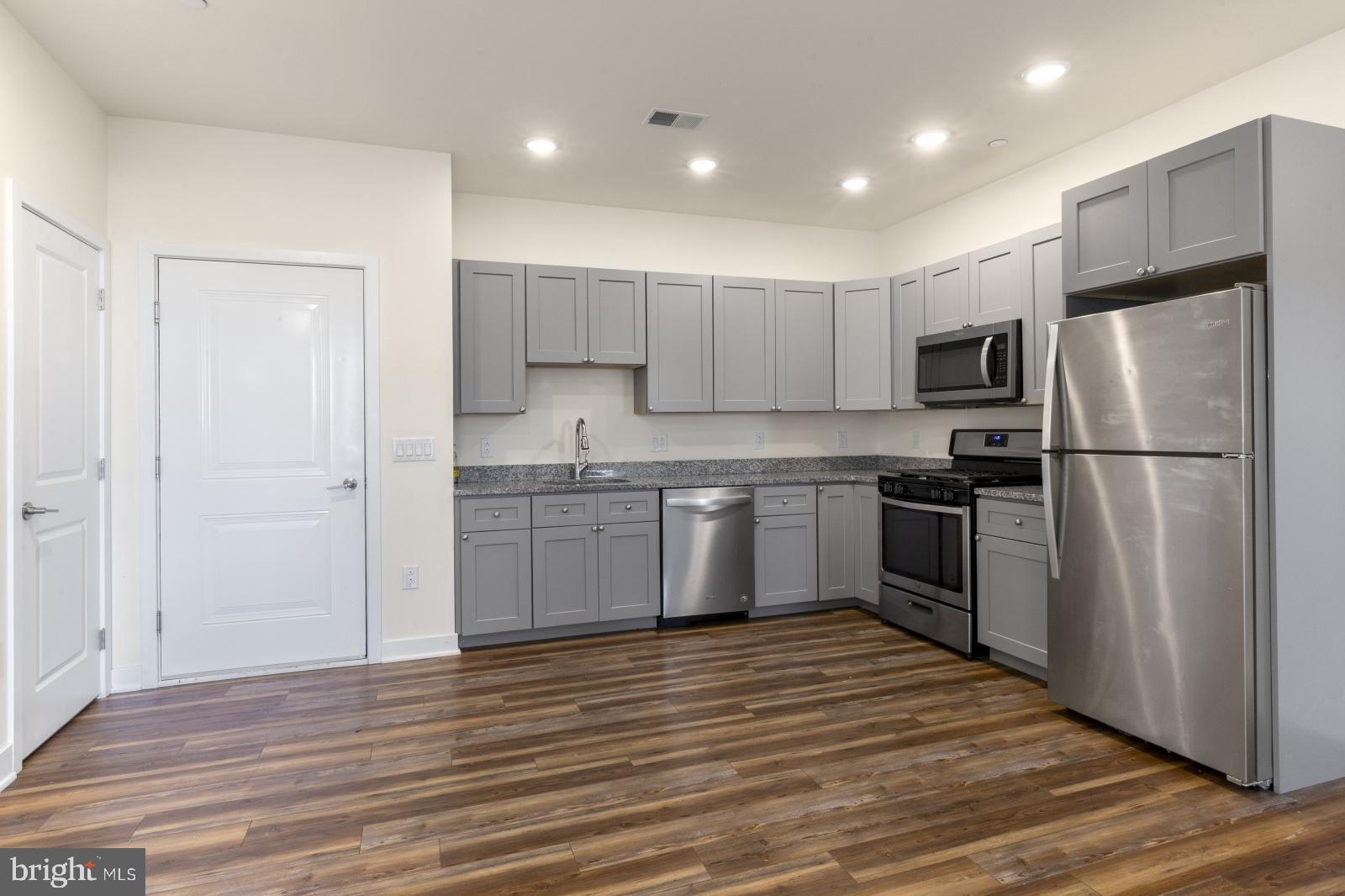 2411 KENSINGTON AVENUE 309