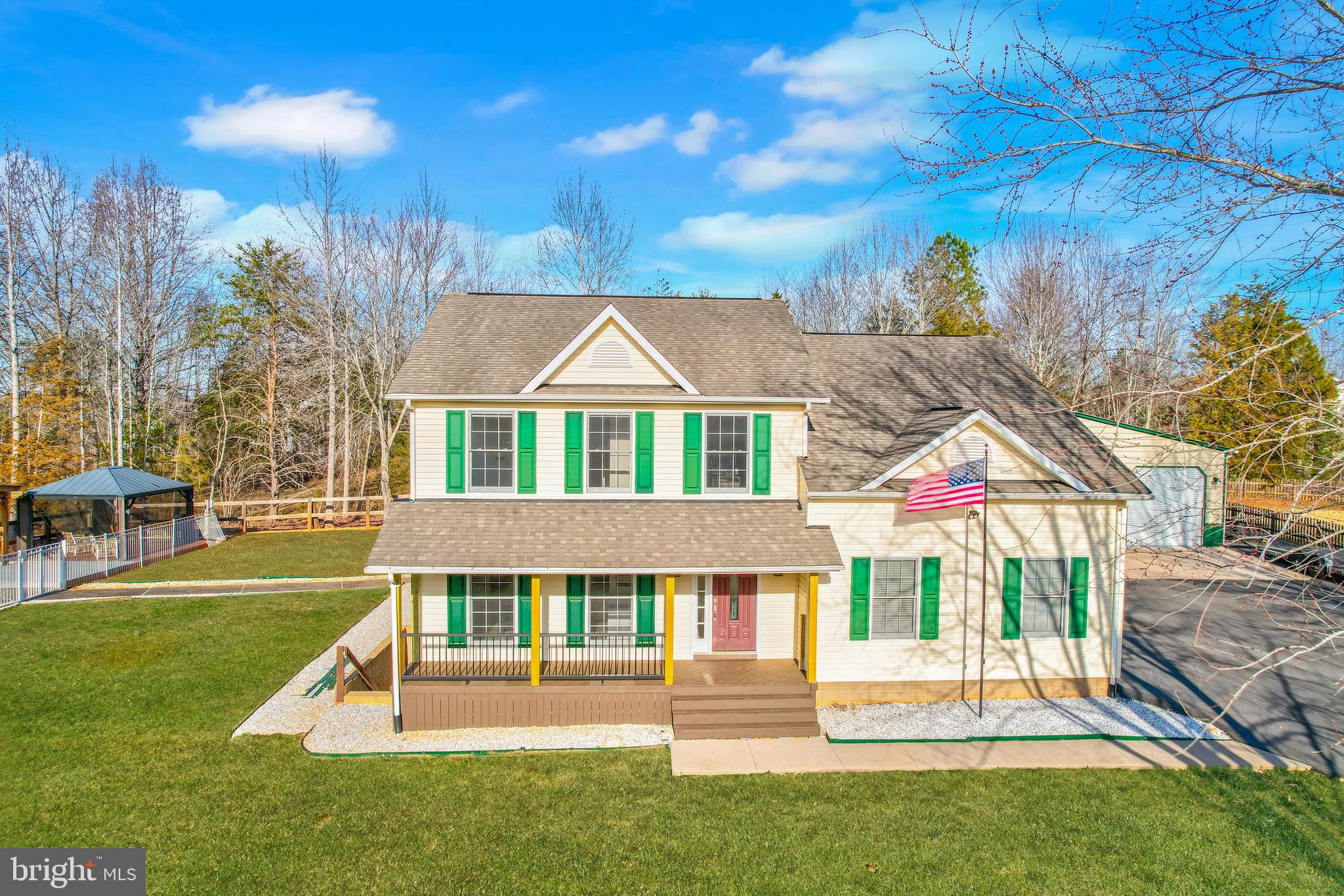 DUTCH HOLLOW - Residential