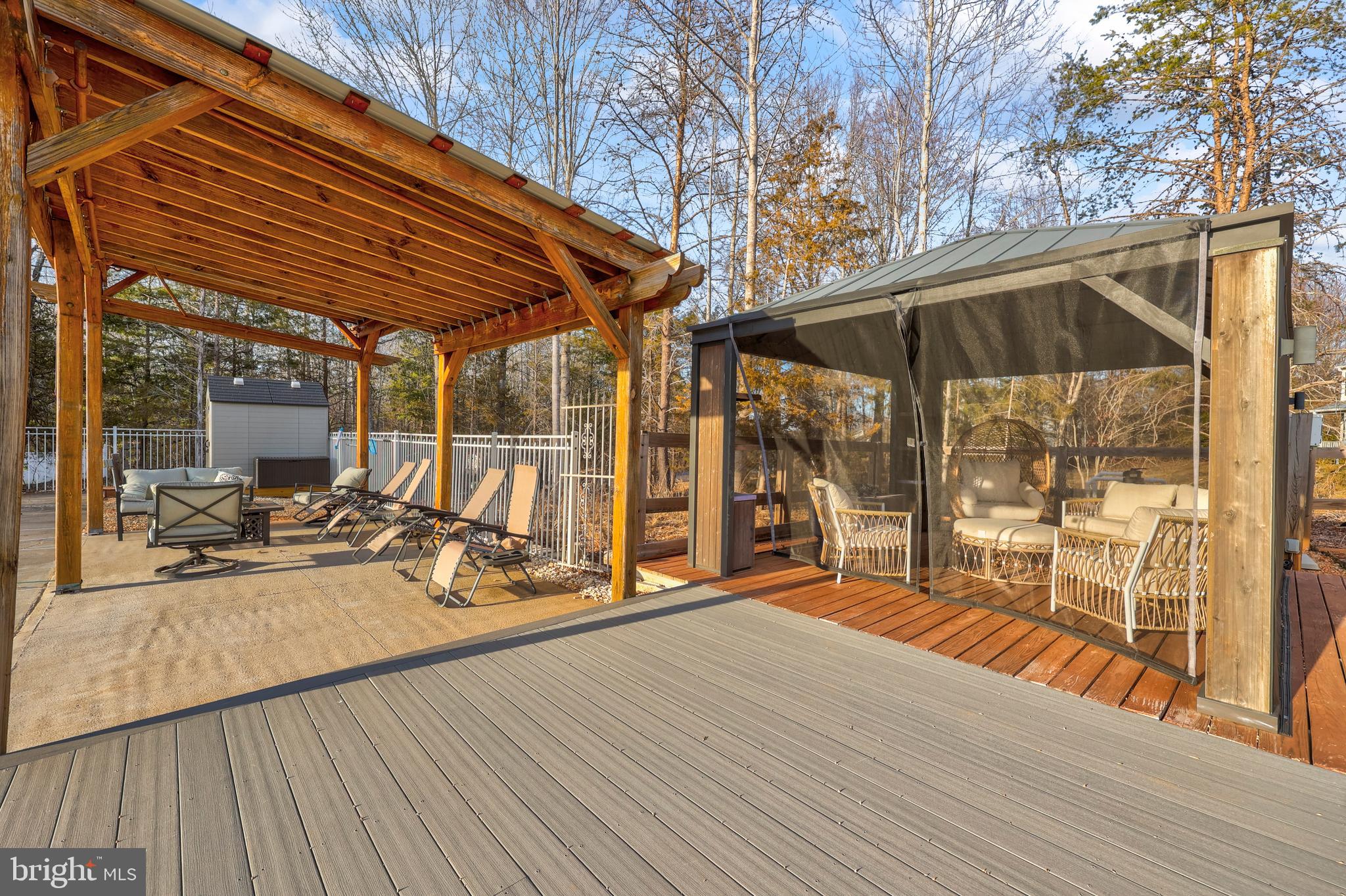 DUTCH HOLLOW - Residential