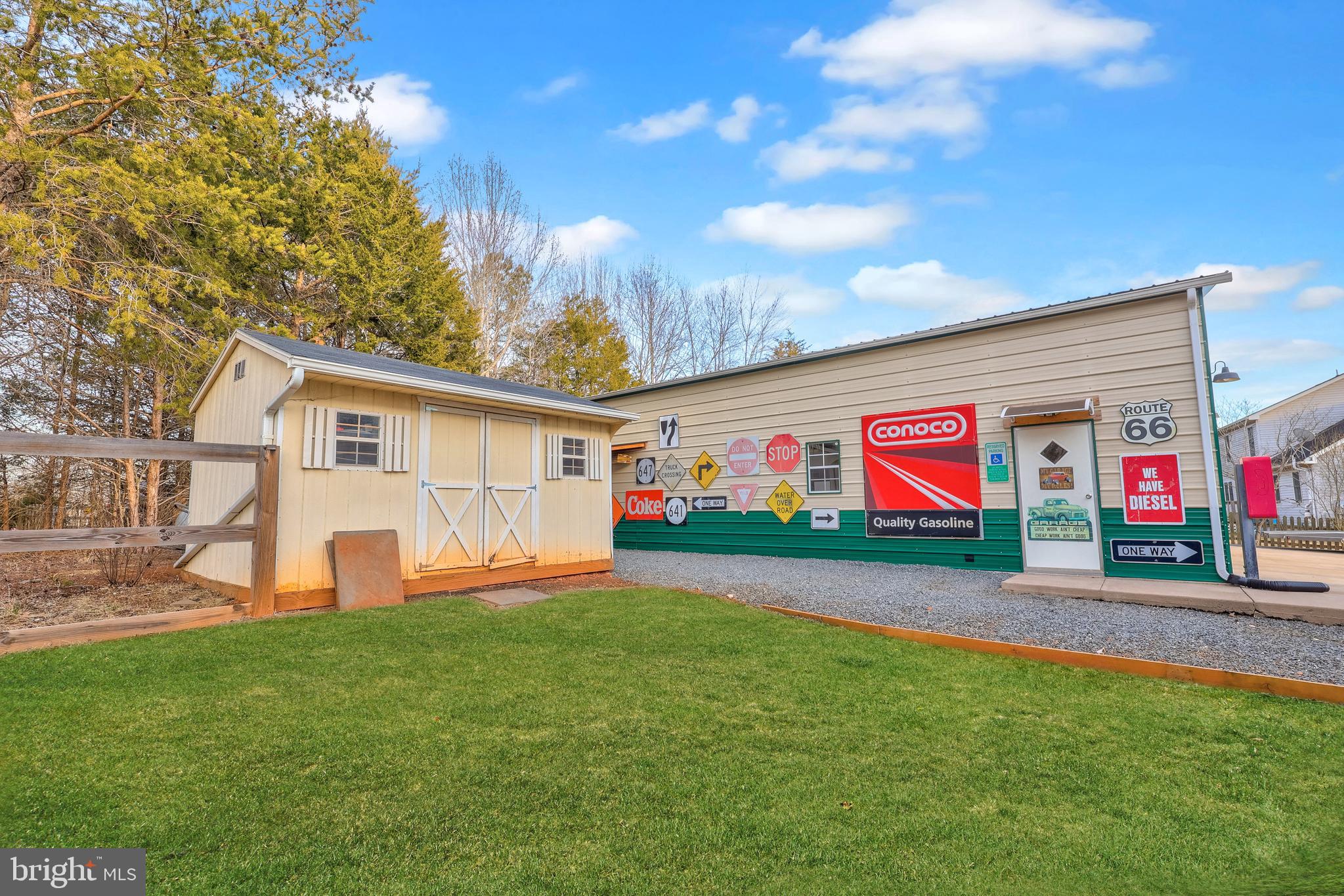 DUTCH HOLLOW - Residential