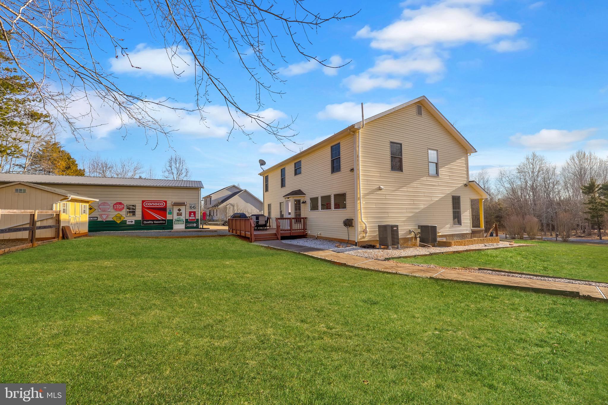 DUTCH HOLLOW - Residential