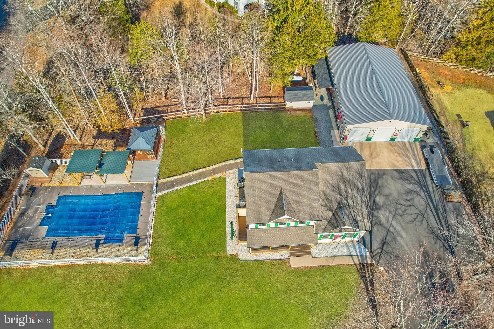 DUTCH HOLLOW - Residential