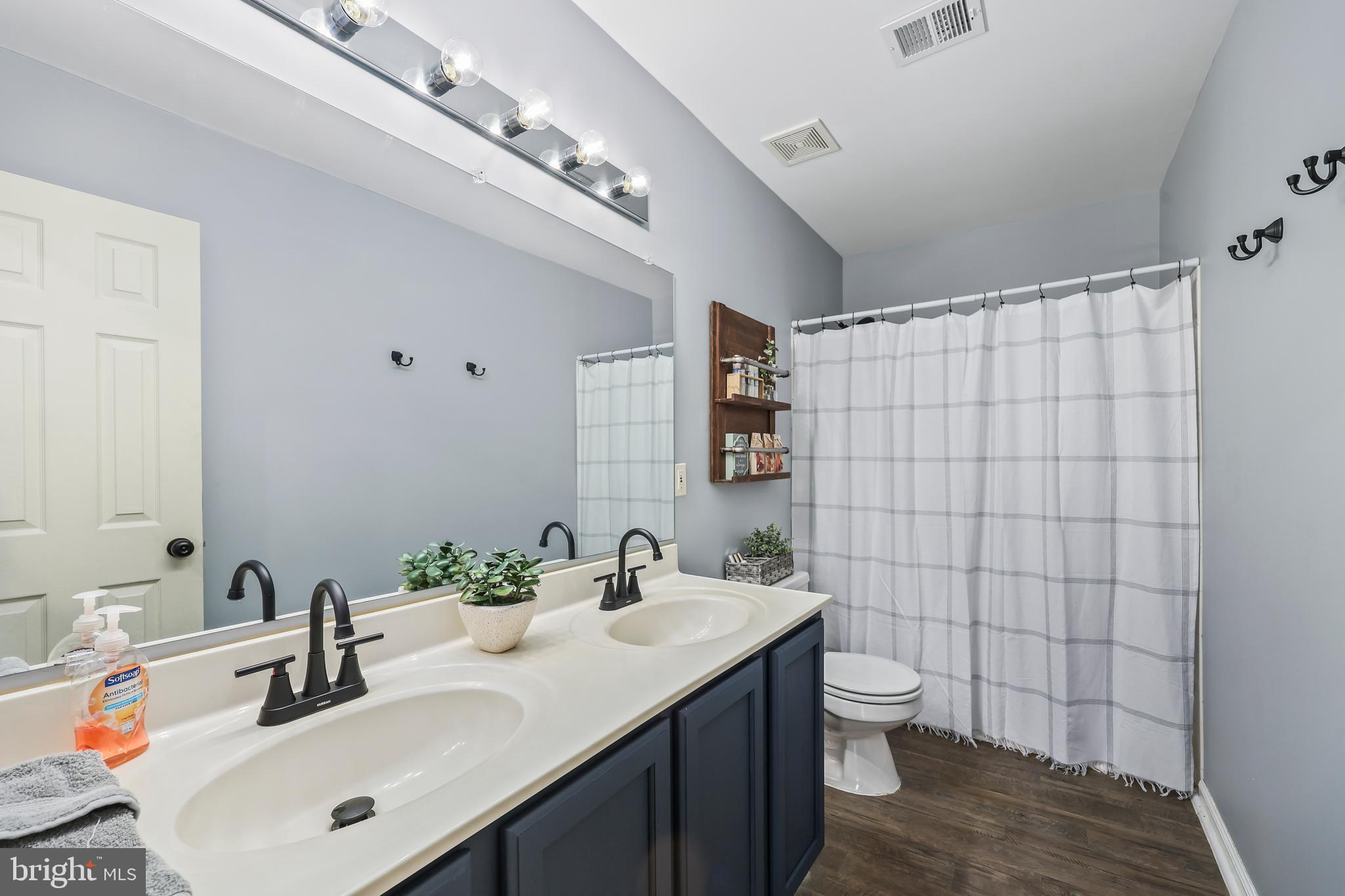 DUTCH HOLLOW - Residential